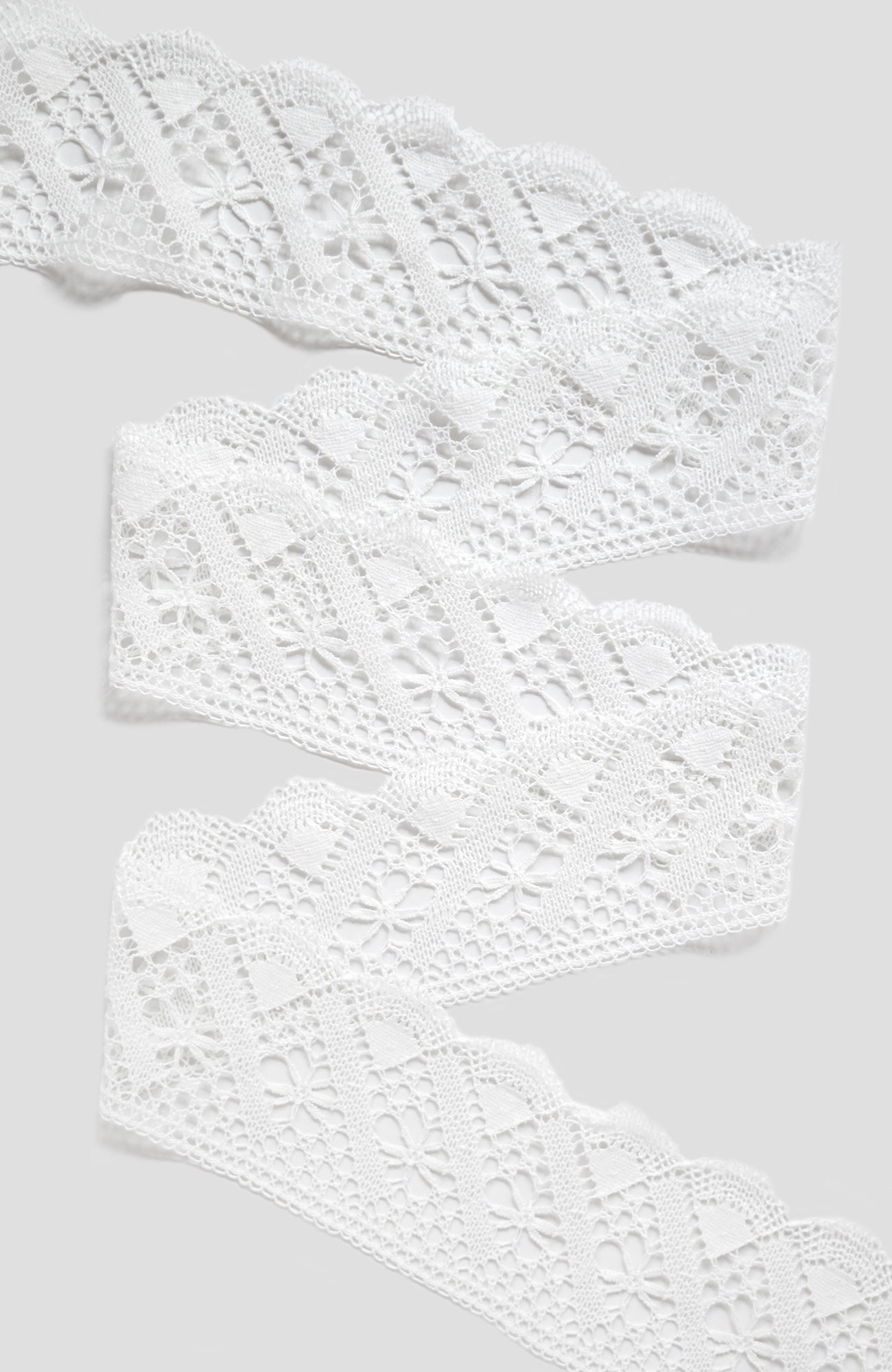 Sewing goods "CLUNY LACE 9cm width" (off-white/black)