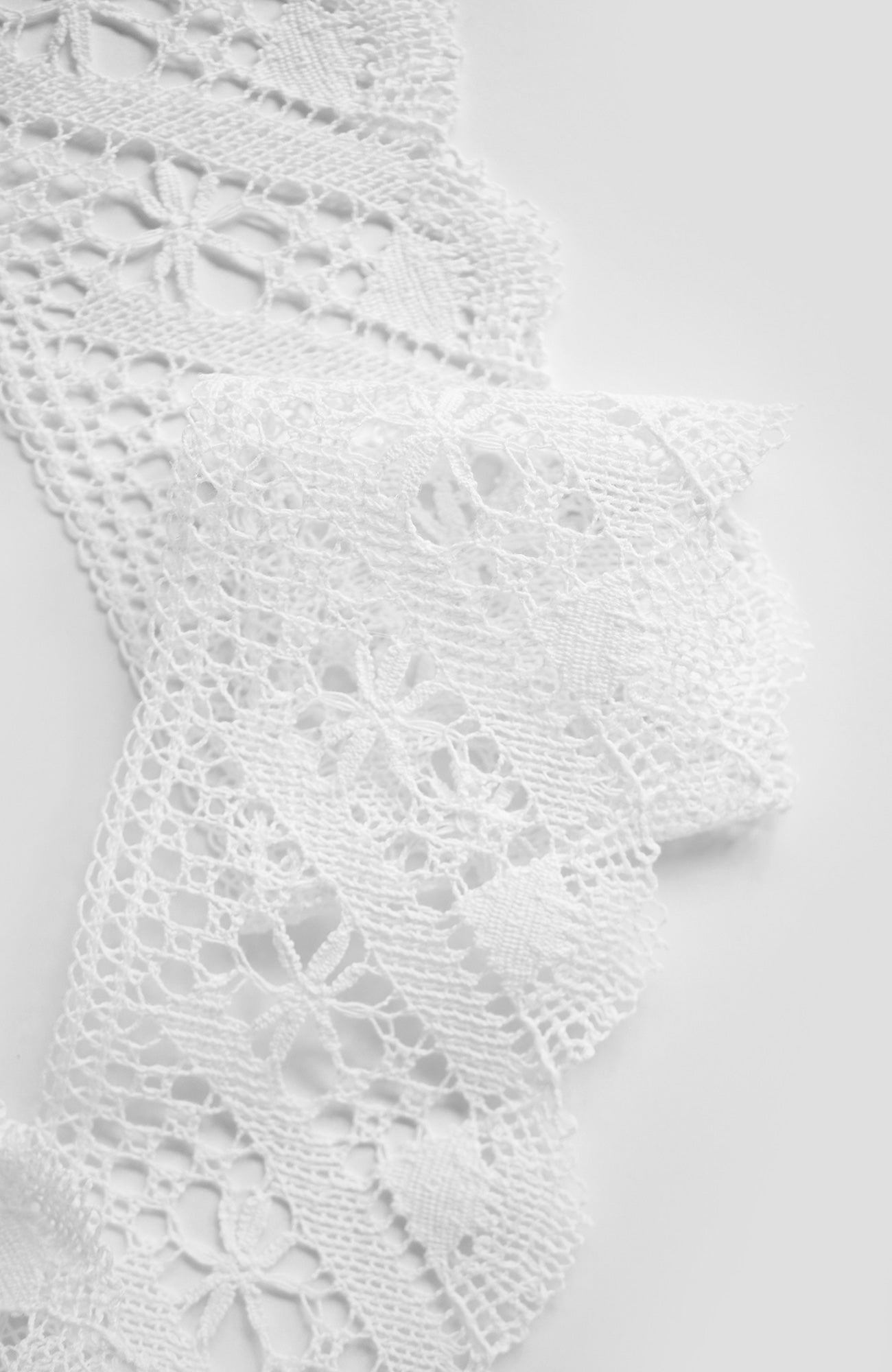 Sewing goods "CLUNY LACE 9cm width" (off-white/black)