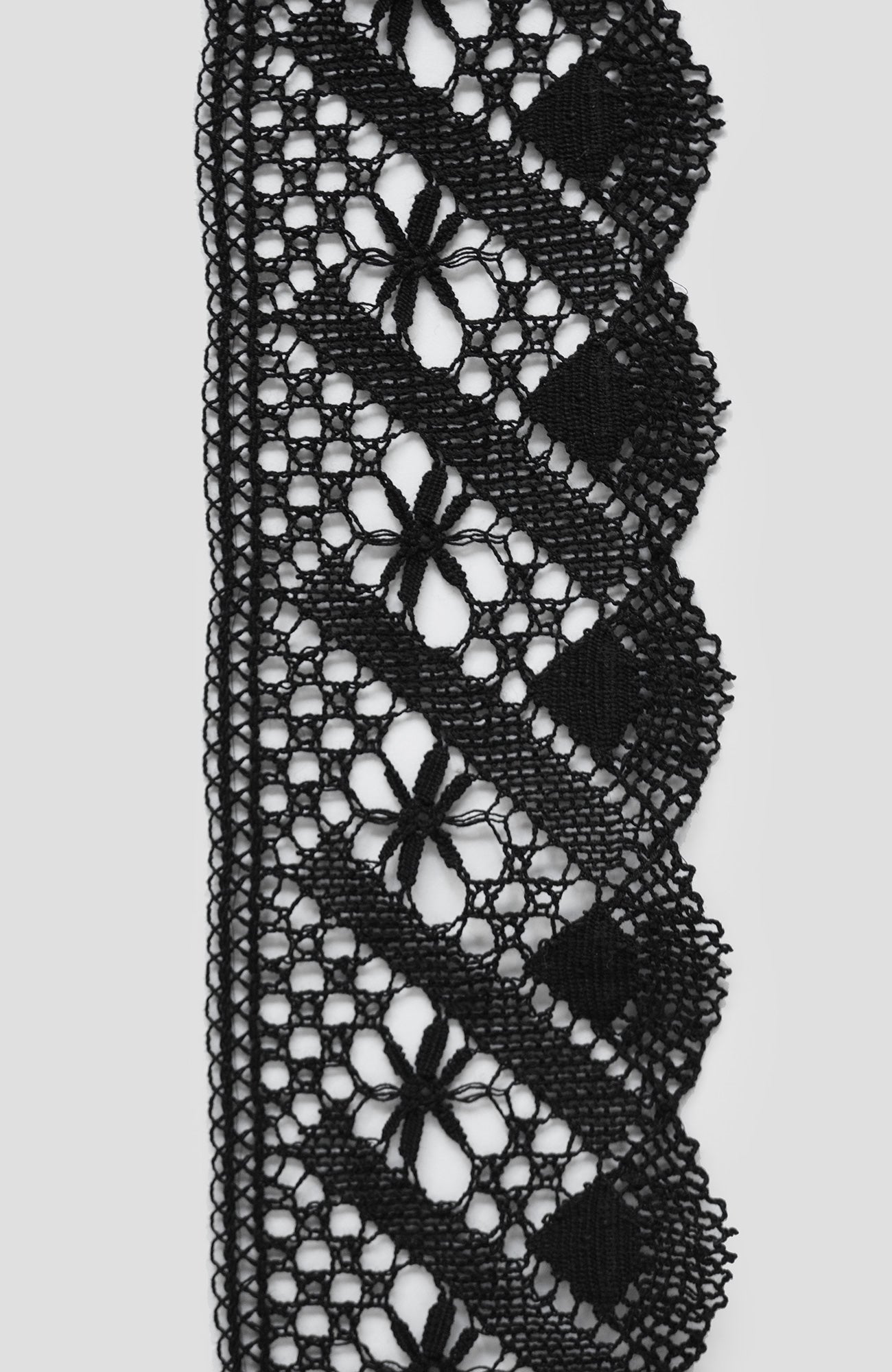Sewing goods "CLUNY LACE 9cm width" (off-white/black)