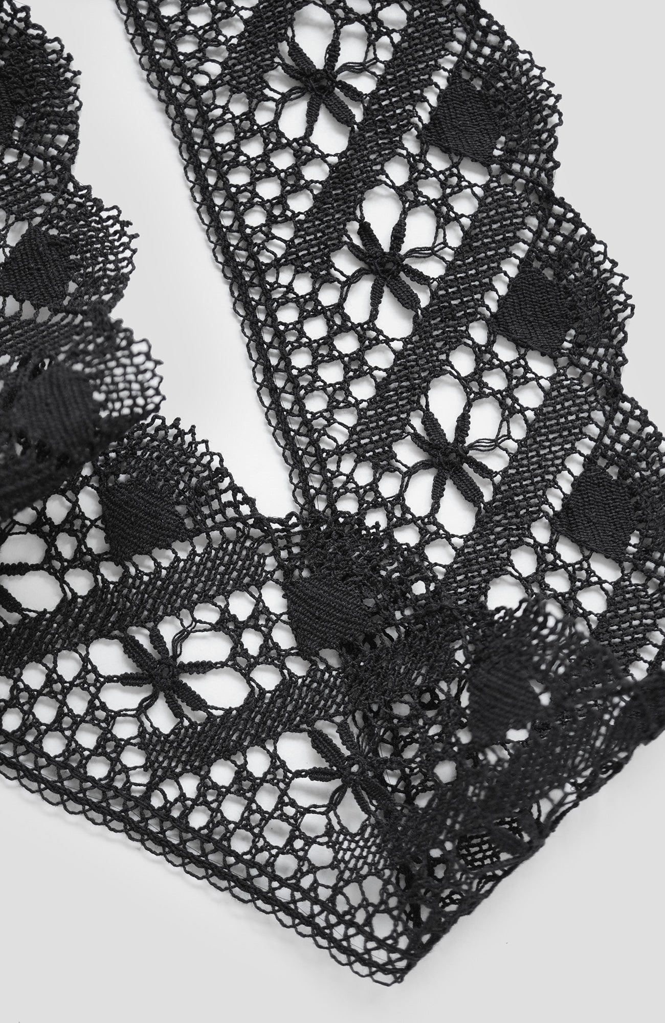 Sewing goods "CLUNY LACE 9cm width" (off-white/black)