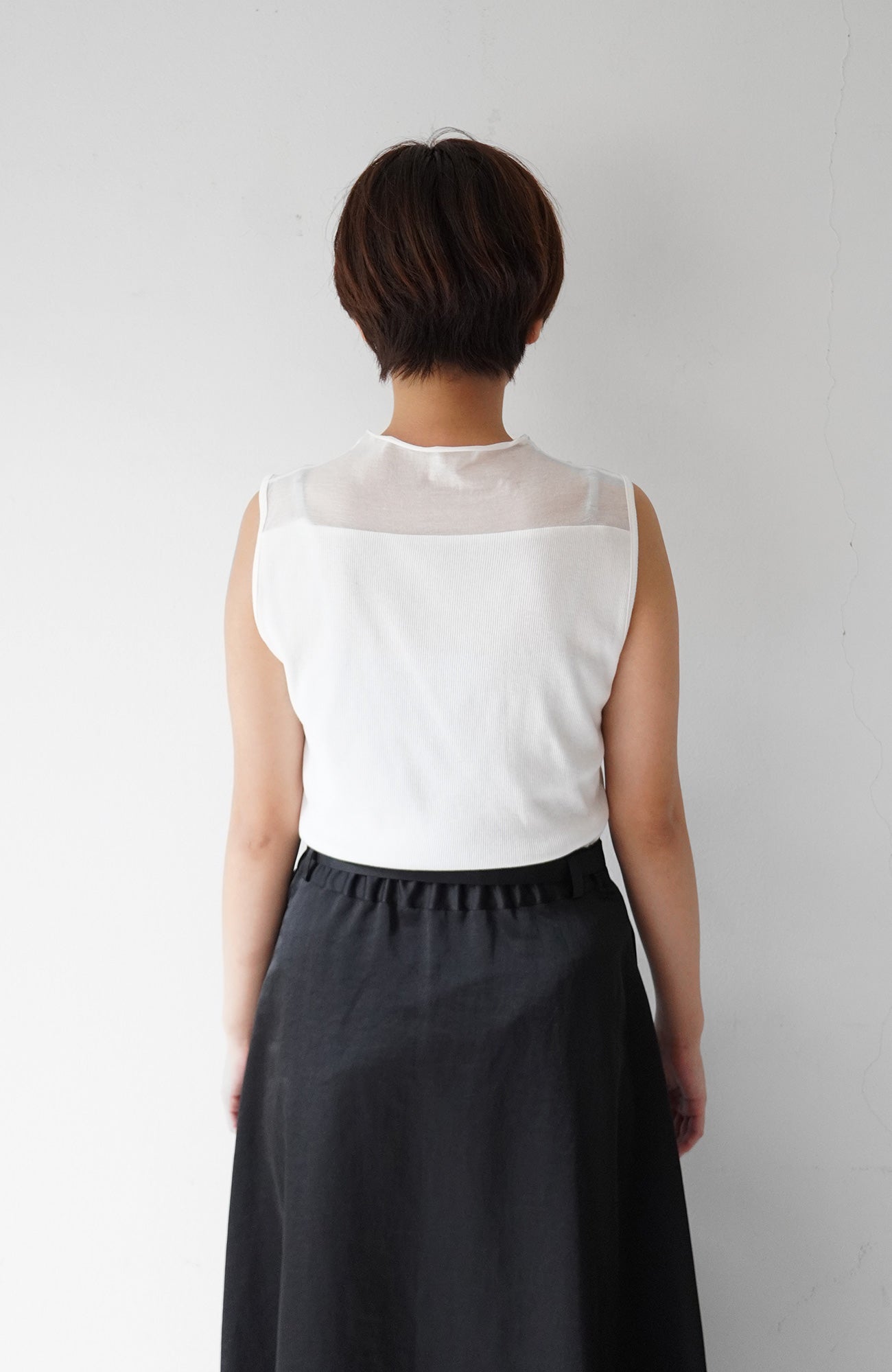 Sheer roll neck telecom sleeveless (2024 Spring Collection)