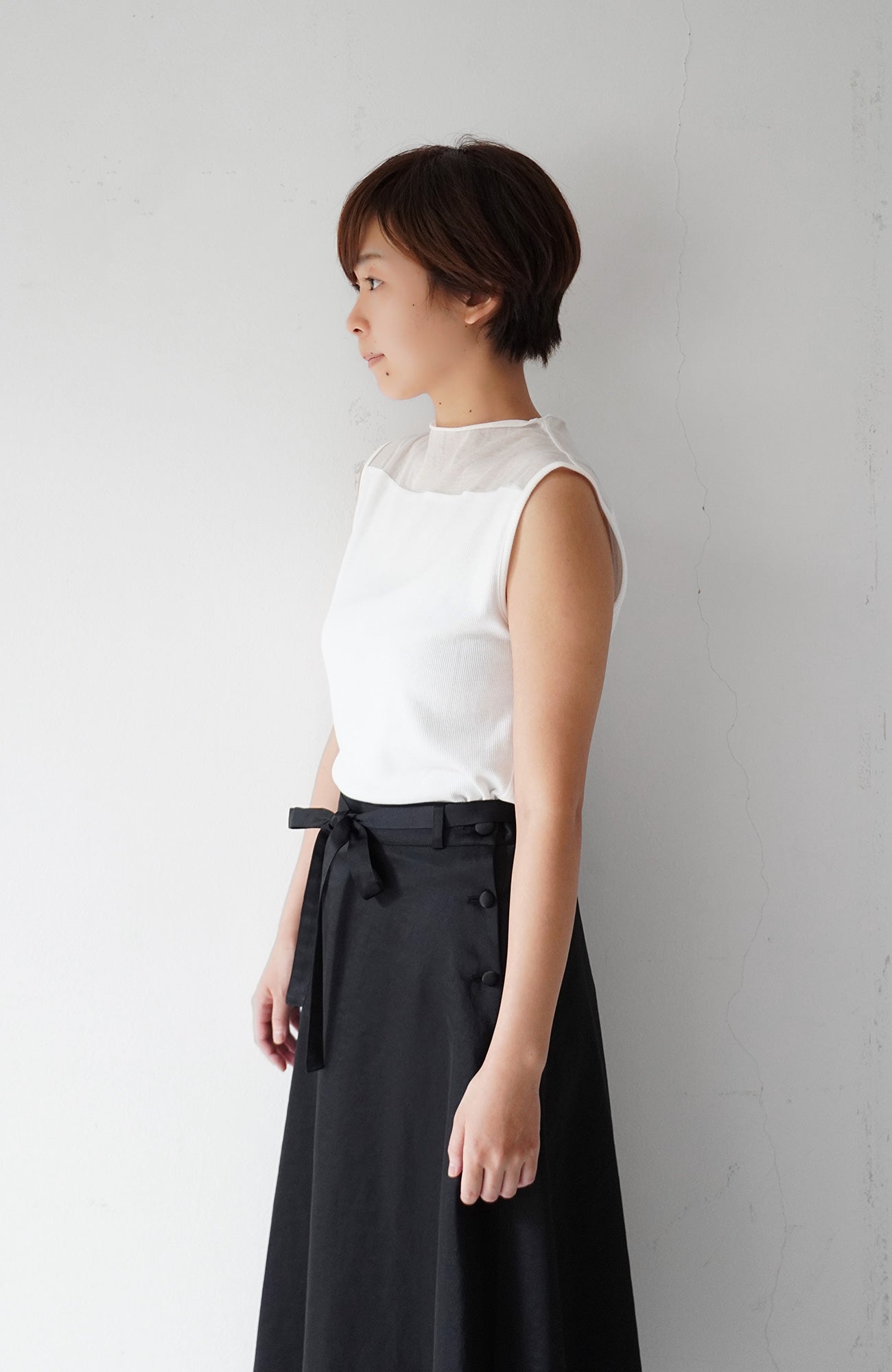 Sheer roll neck telecom sleeveless (2024 Spring Collection)