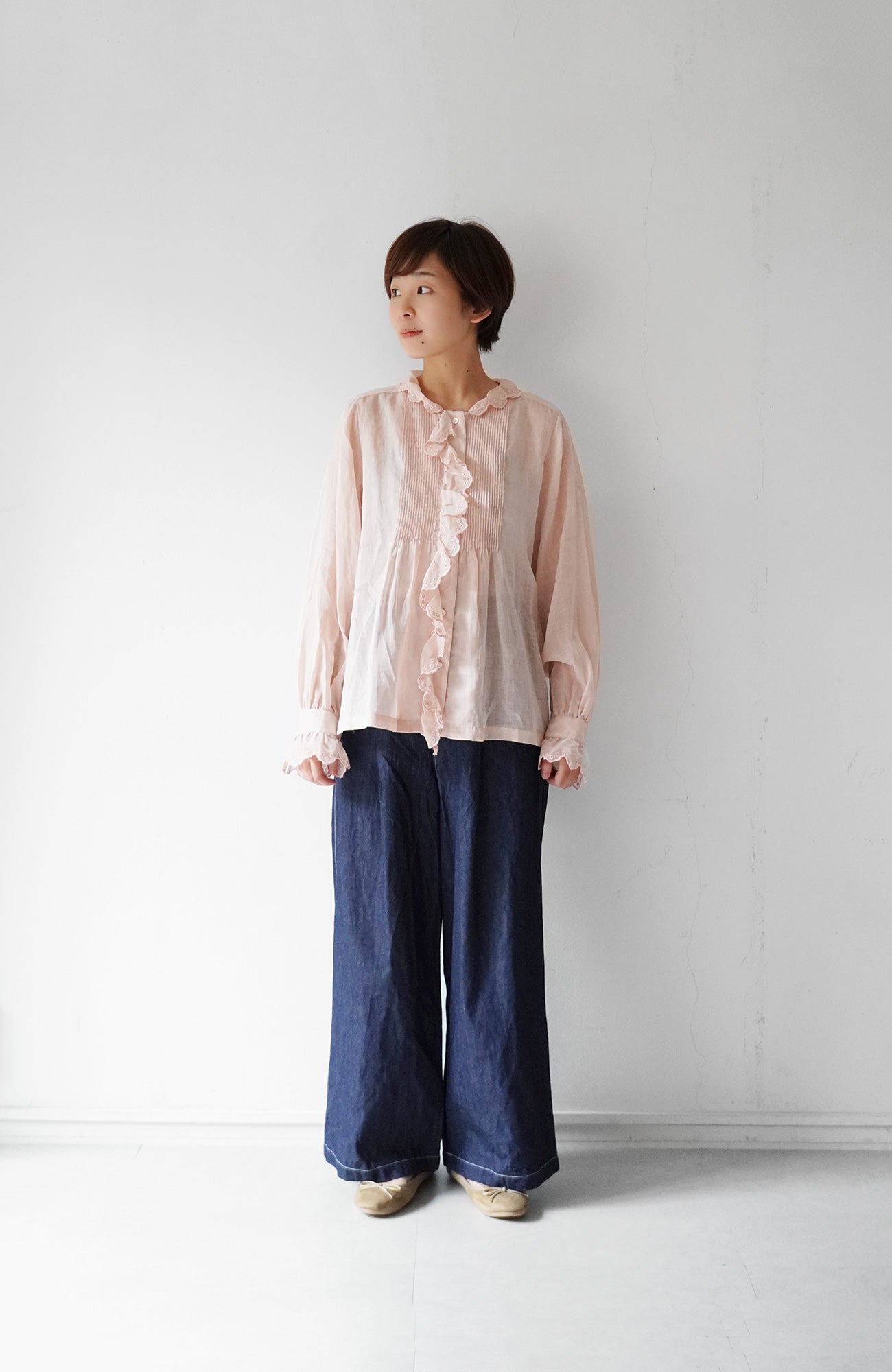 Bowler scallop ruffle blouse