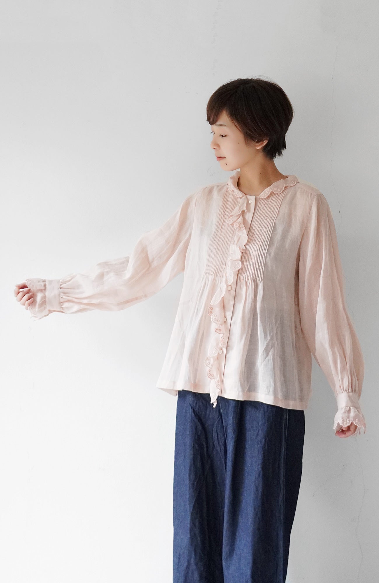 Bowler scallop ruffle blouse