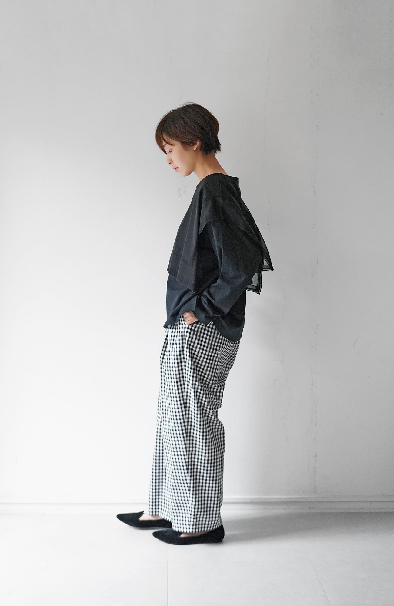 Square collar pullover