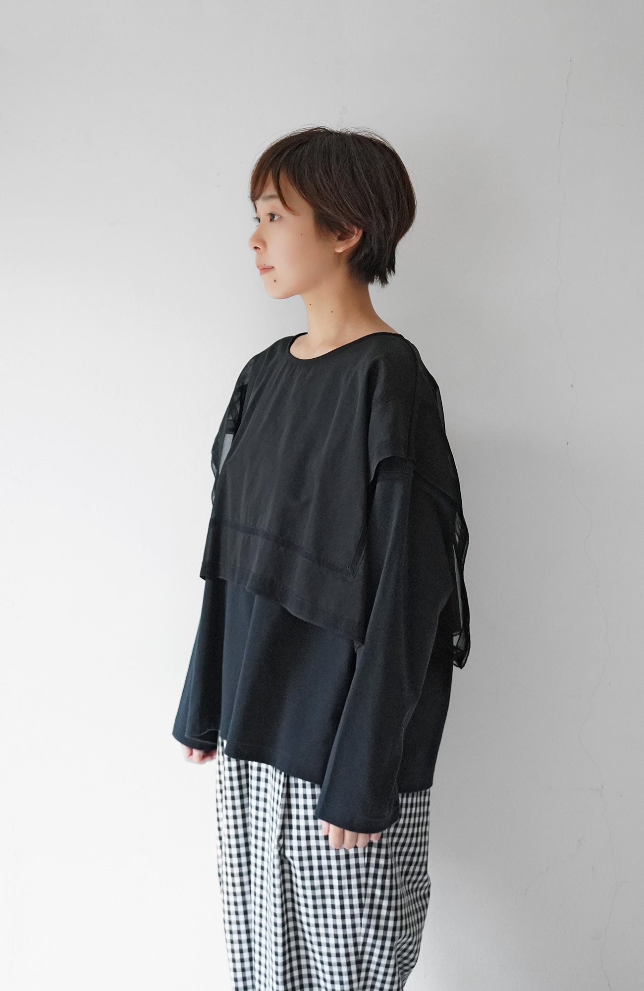 Square collar pullover