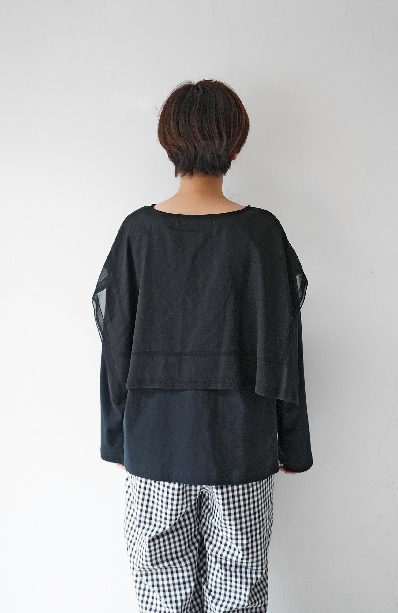 Square collar pullover