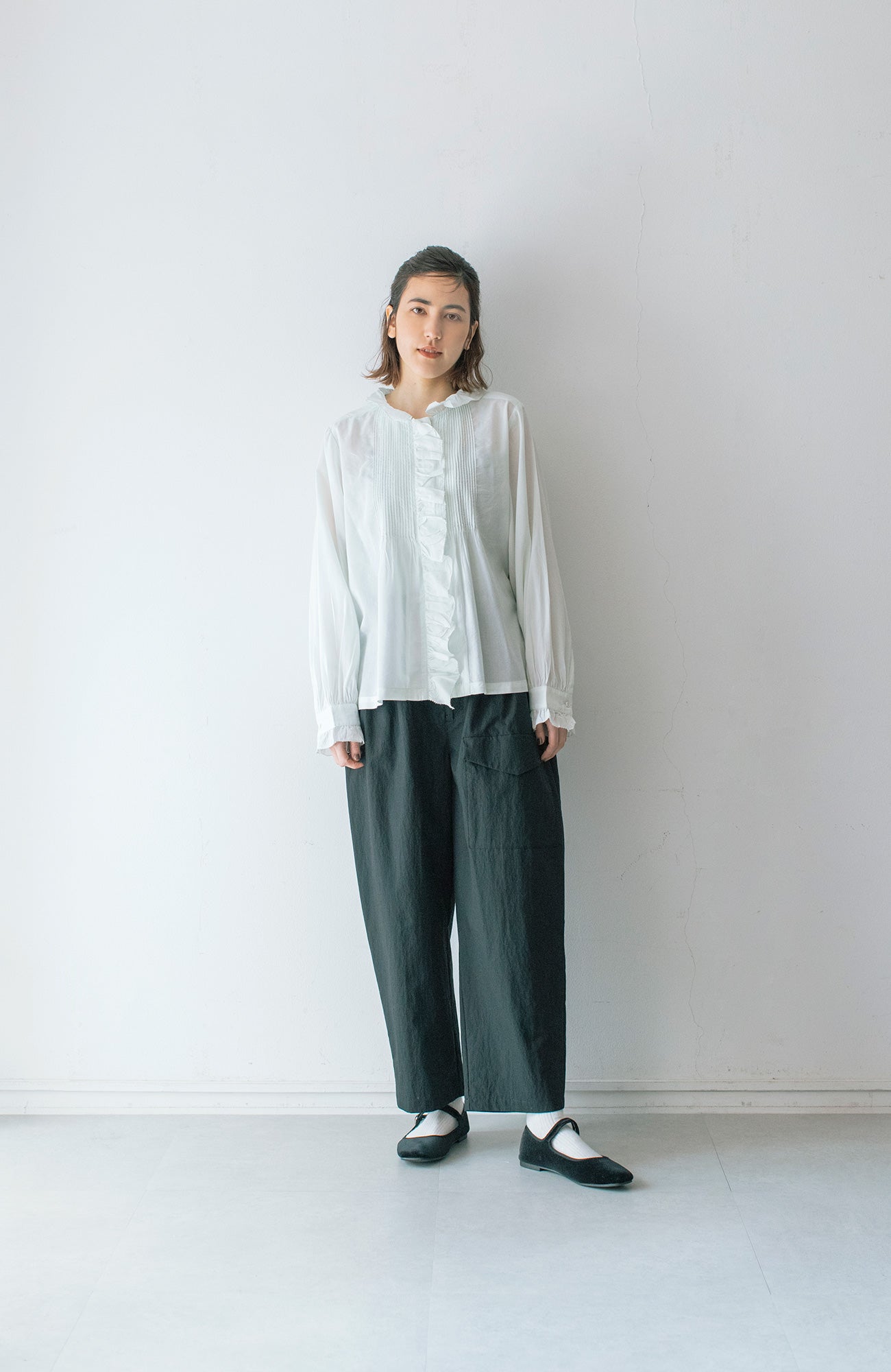 ラッフルブラウス