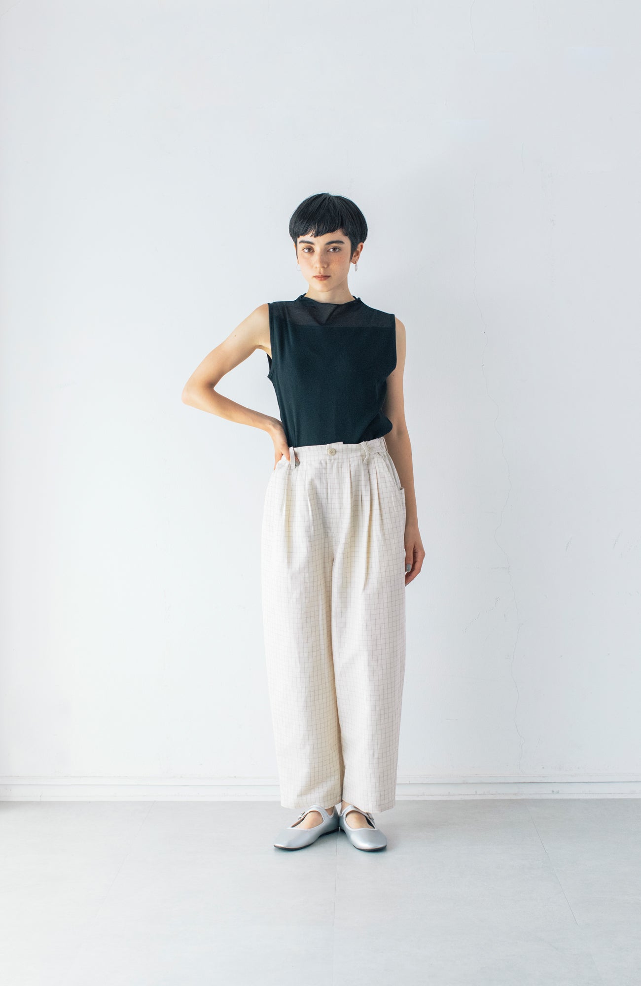 Sheer roll neck telecom sleeveless (2024 Spring Collection)