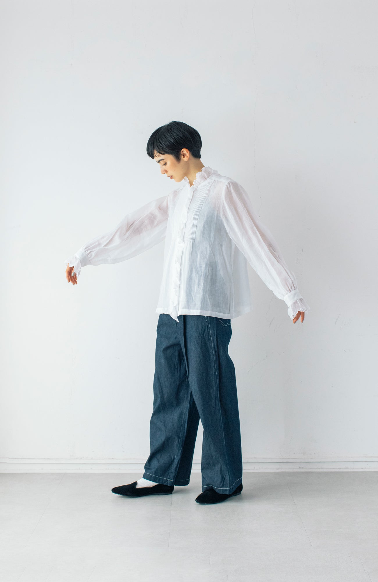 Bowler scallop ruffle blouse