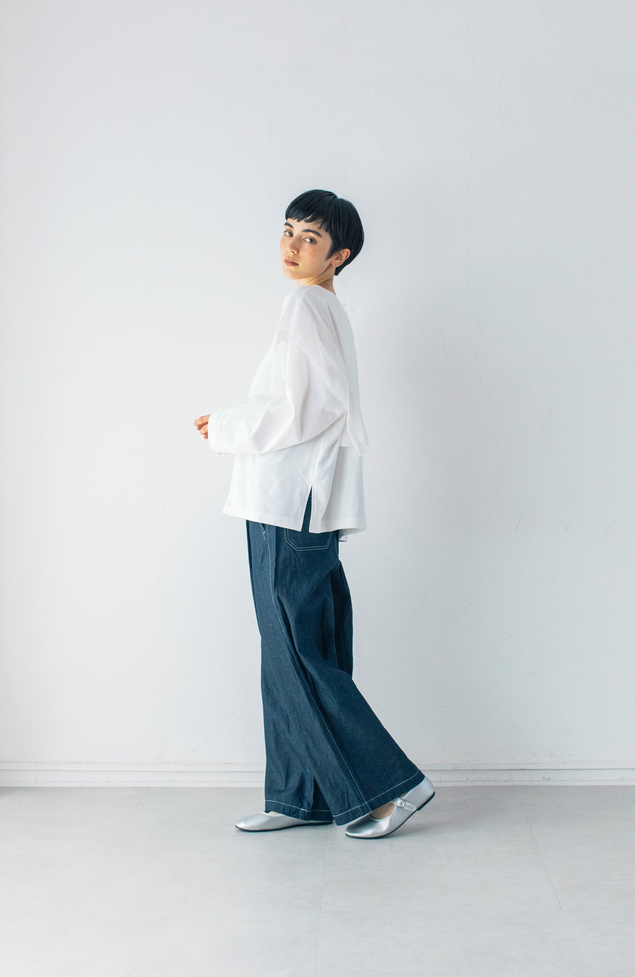 Square collar pullover