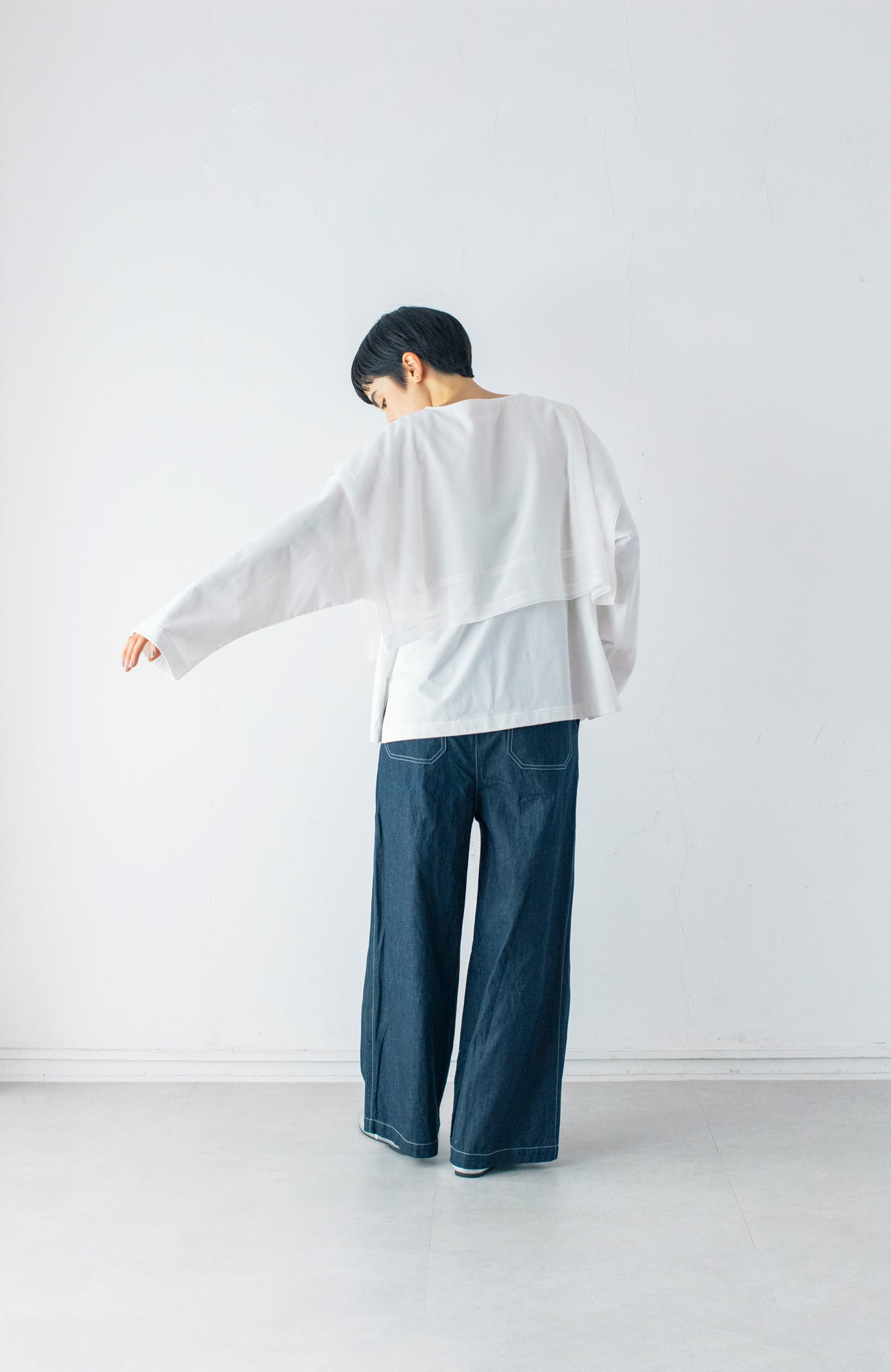 Square collar pullover