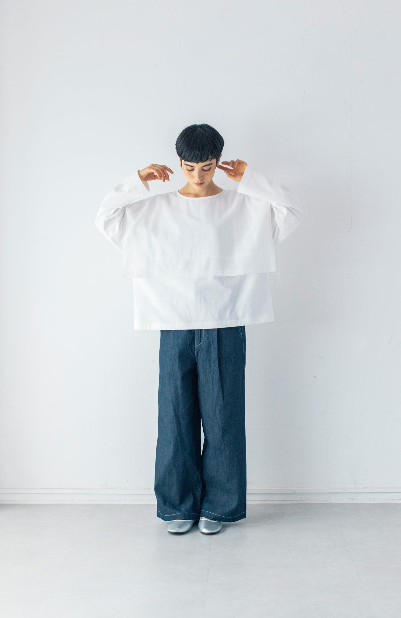 Square collar pullover