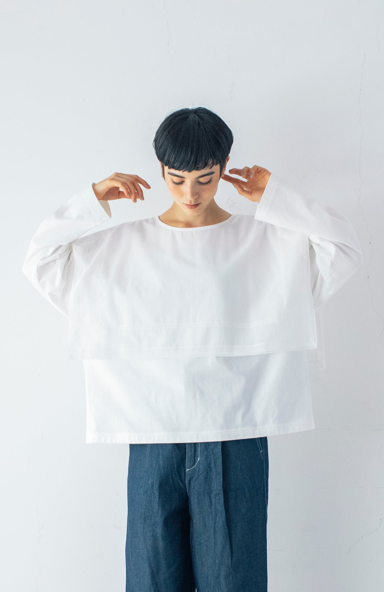 Square collar pullover