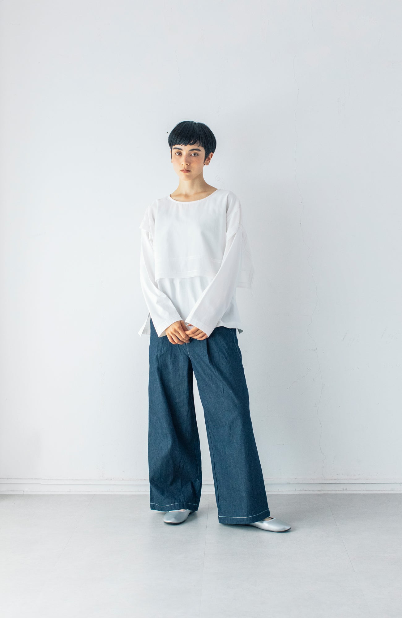 Square collar pullover