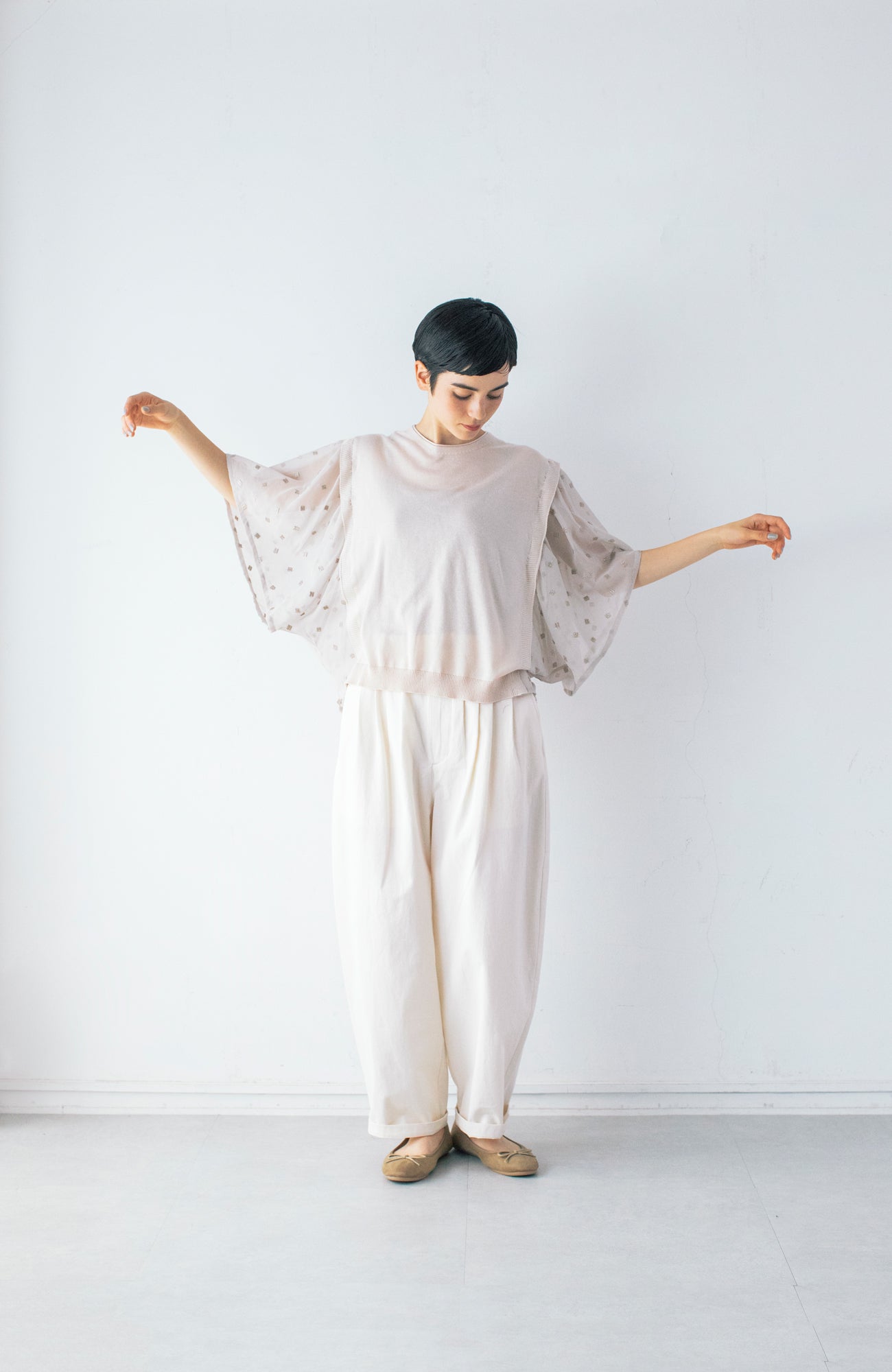 SUNNY DRY4 Tuck Pants