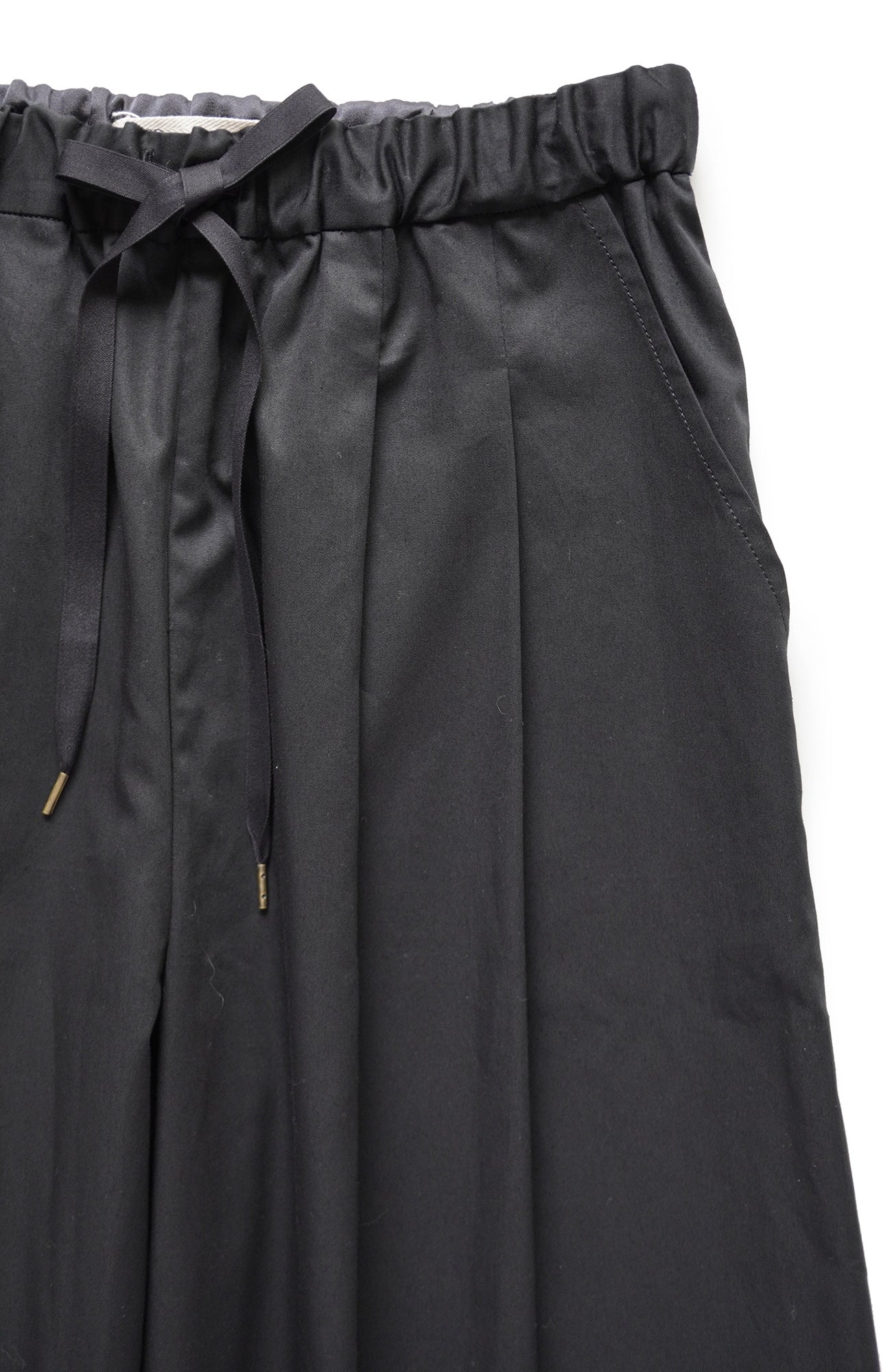 Wide-leg trousers