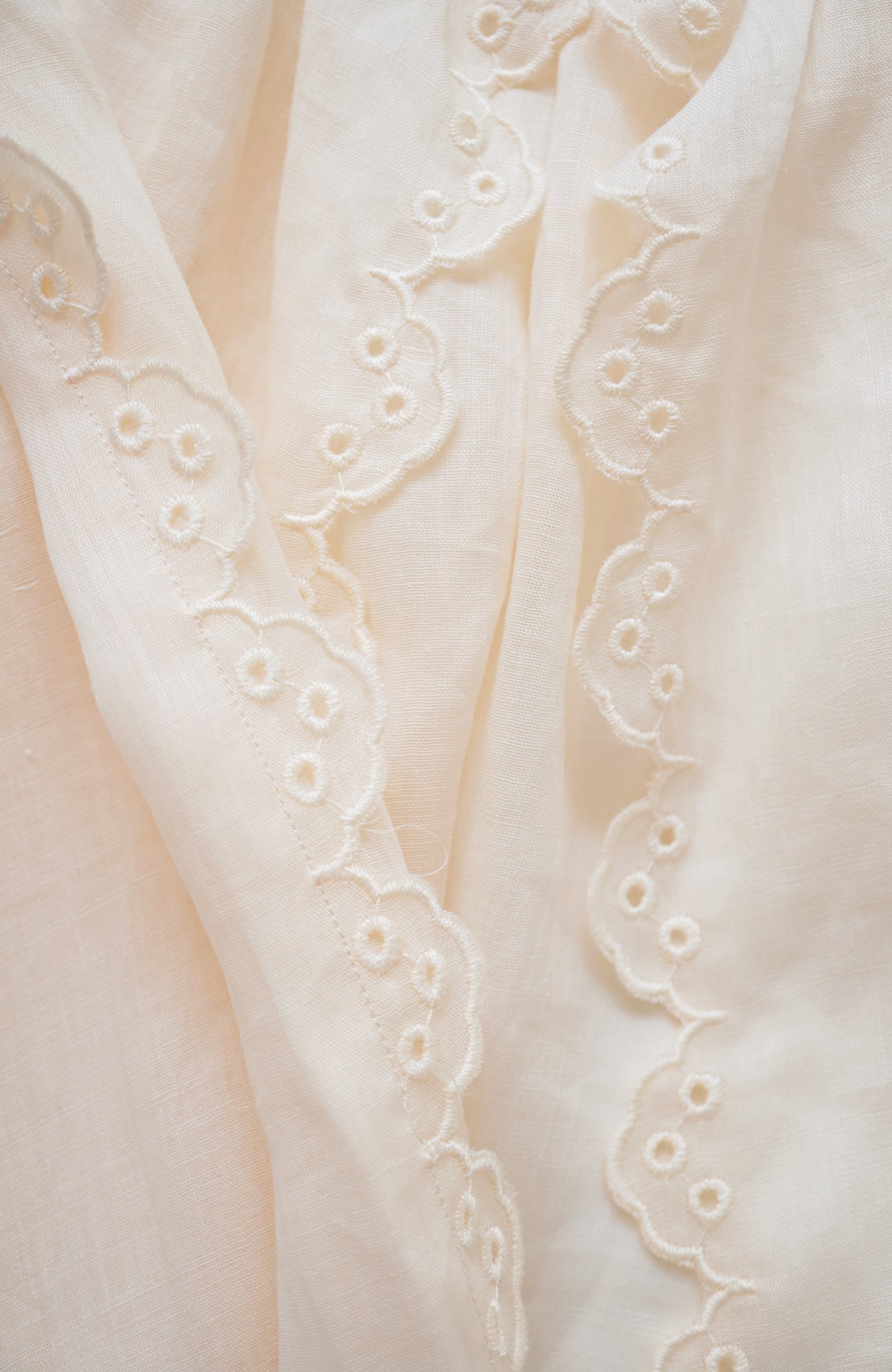 Bowler Scallop Sleeve Blouse (2025 Summer Collection)