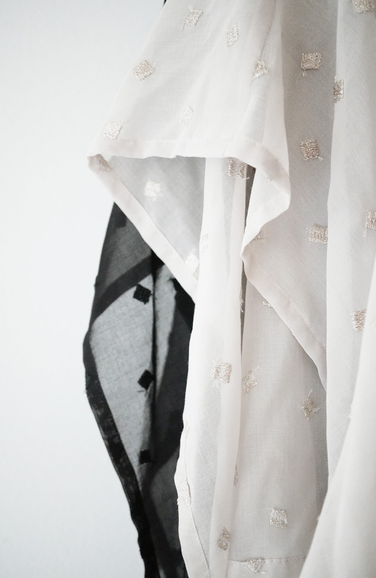 Sukre Tuck Collar Blouse