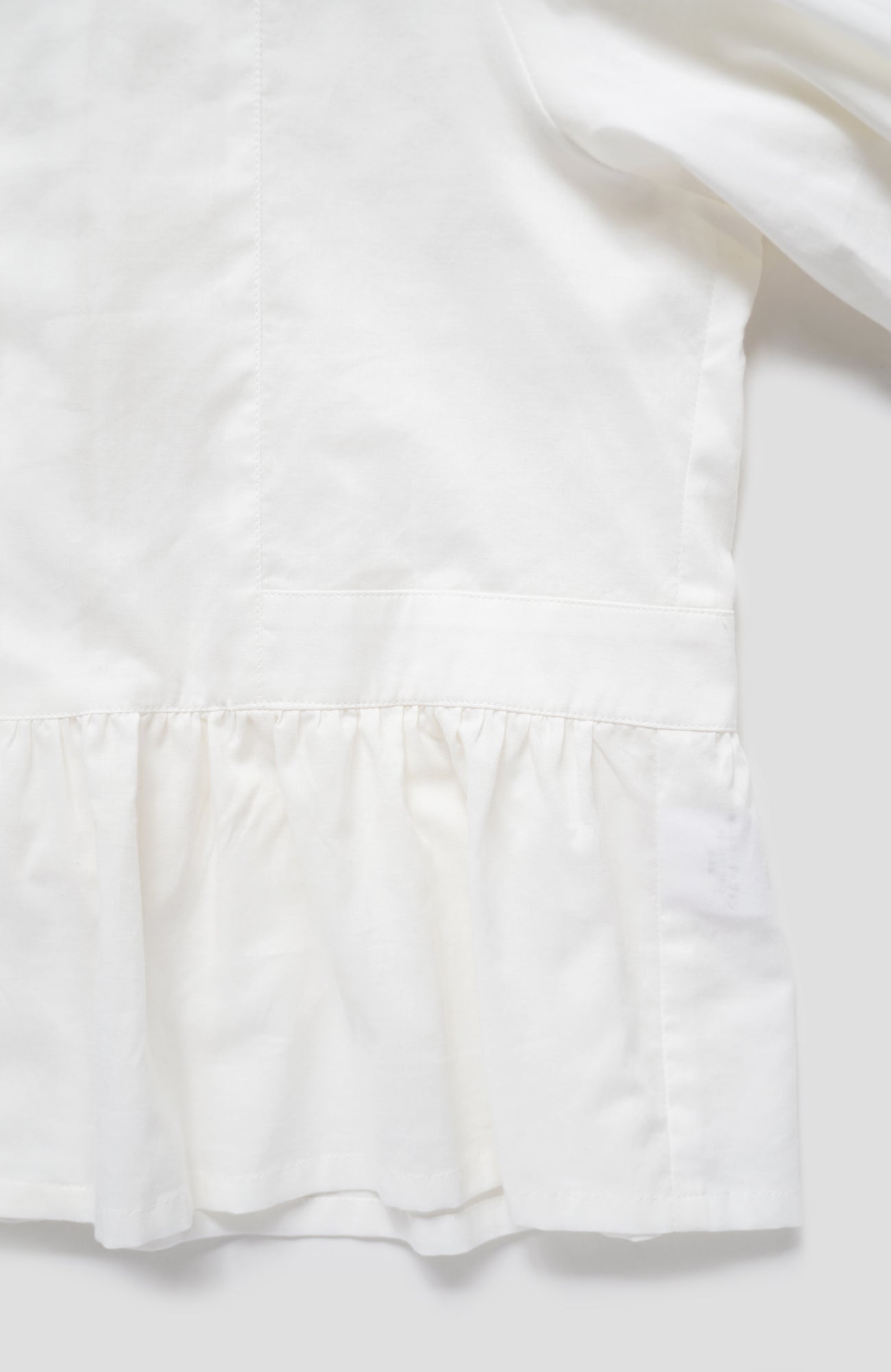 フロントフリルブラウス(2025 Pre-Spring Collection)