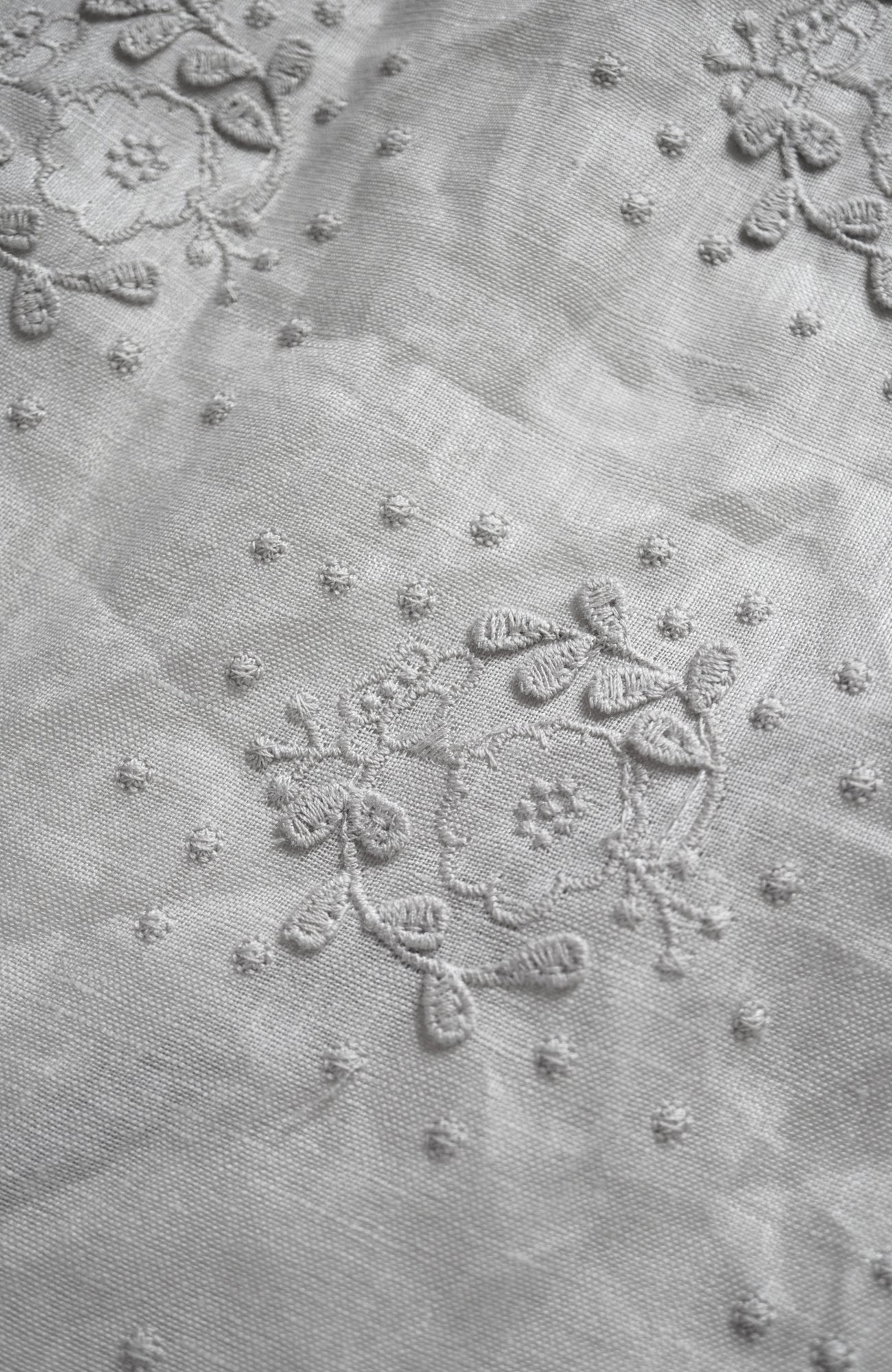 "Evening Primrose" Linen Embroidered Robe (2025 Spring Collection)