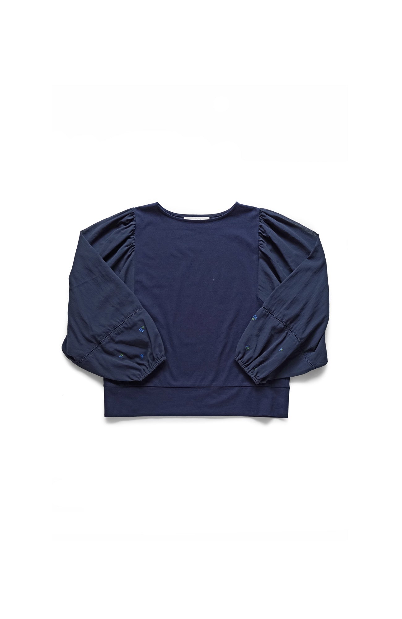 Flower Embroidery Gathered Sleeve Pullover (2025 Autumn & Winter Collection)