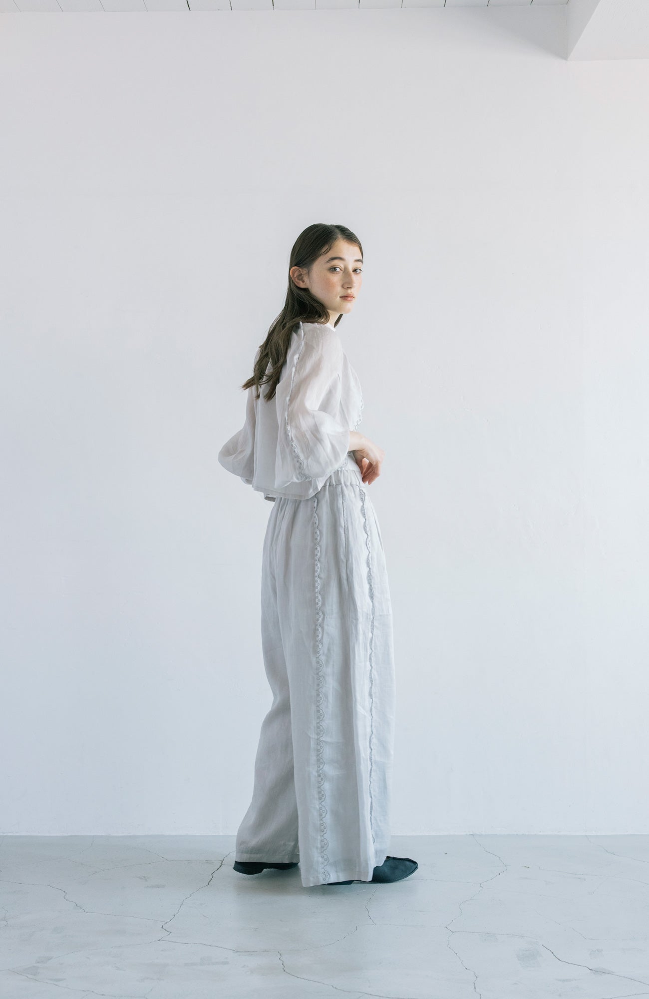 Bowler Scallop Sleeve Blouse (2025 Summer Collection)