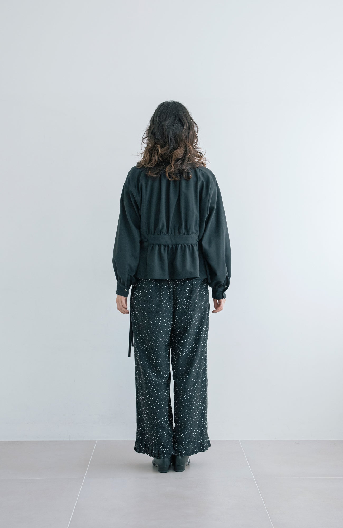 Dot hem pleated pants (2025 Pre-Spring Collection)