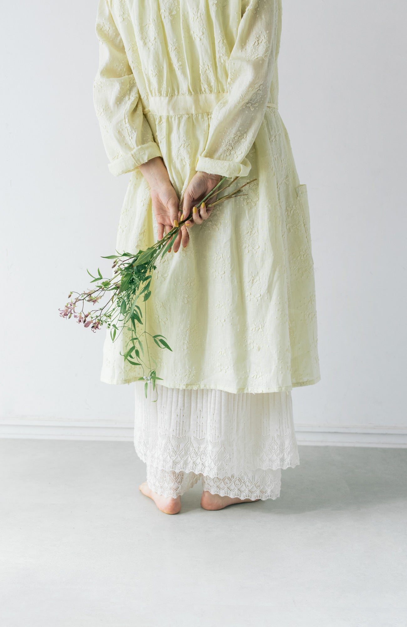 "Evening Primrose" Linen Embroidered Robe (2025 Spring Collection)