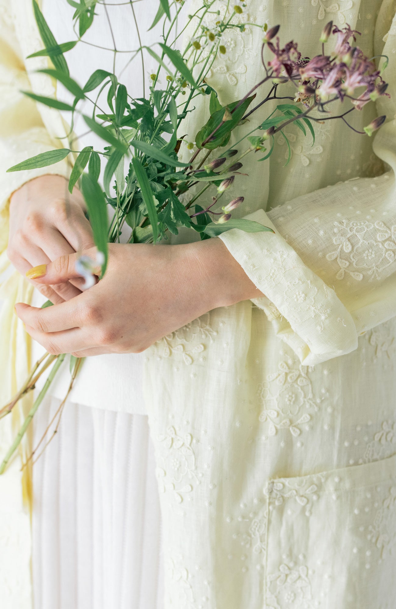 "Evening Primrose" Linen Embroidered Robe (2025 Spring Collection)