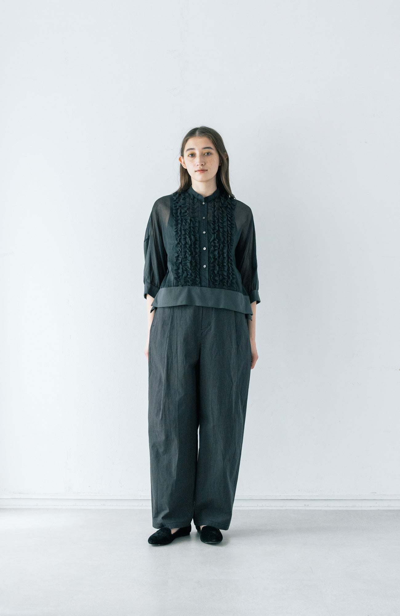 One-tuck pants/mini windowpane check (2025 Spring Collection)