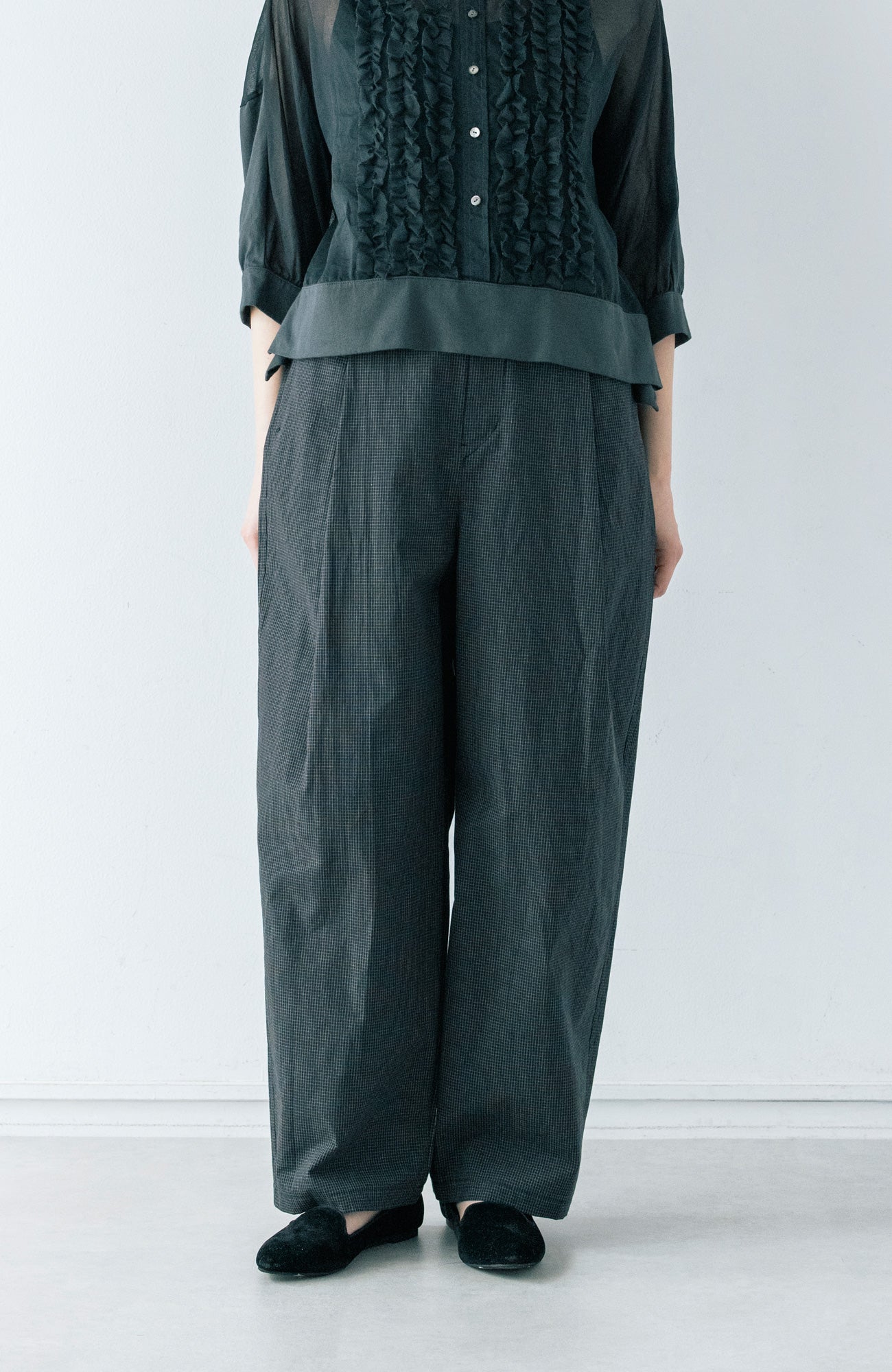 One-tuck pants/mini windowpane check (2025 Spring Collection)