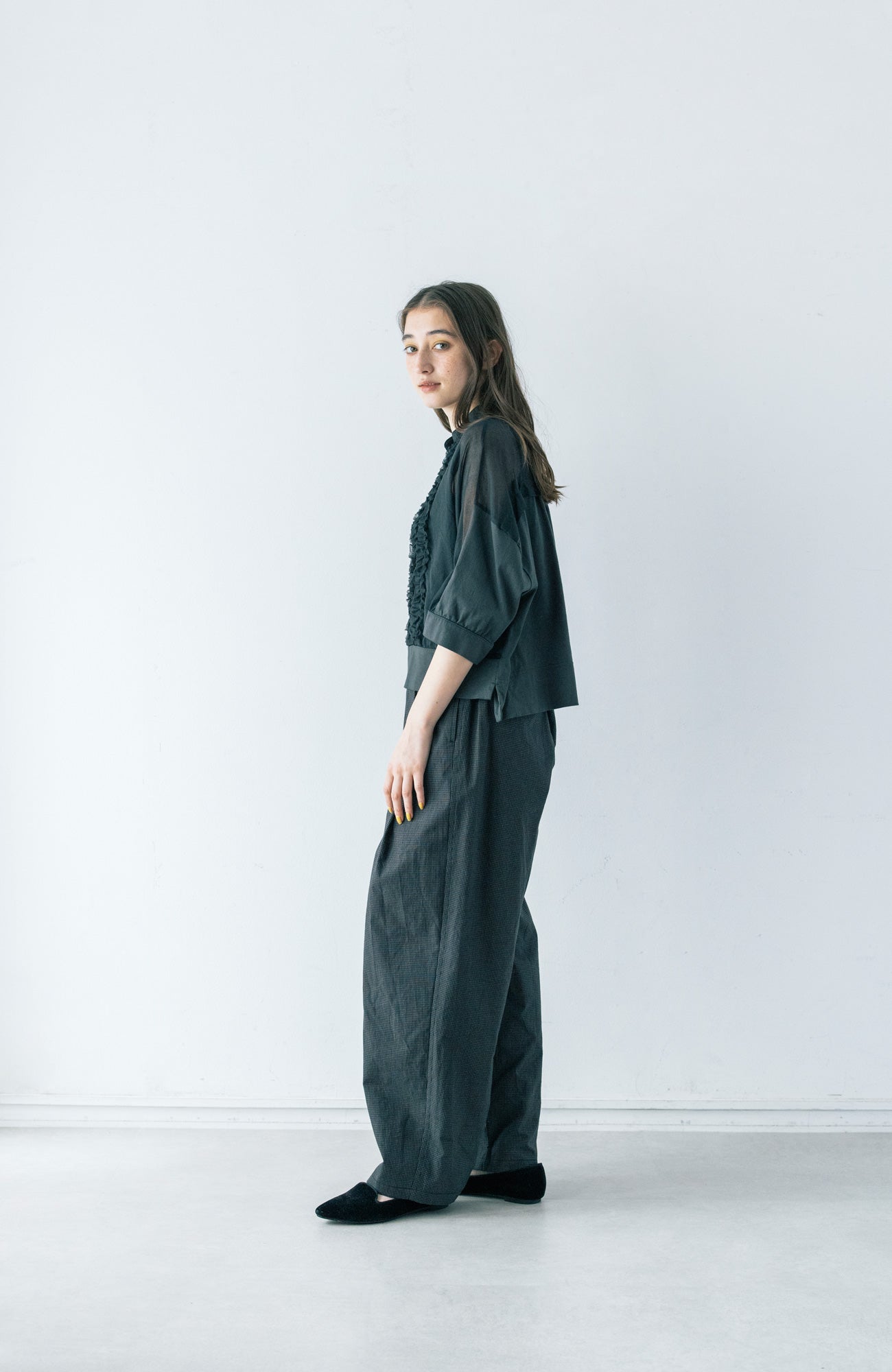 One-tuck pants/mini windowpane check (2025 Spring Collection)