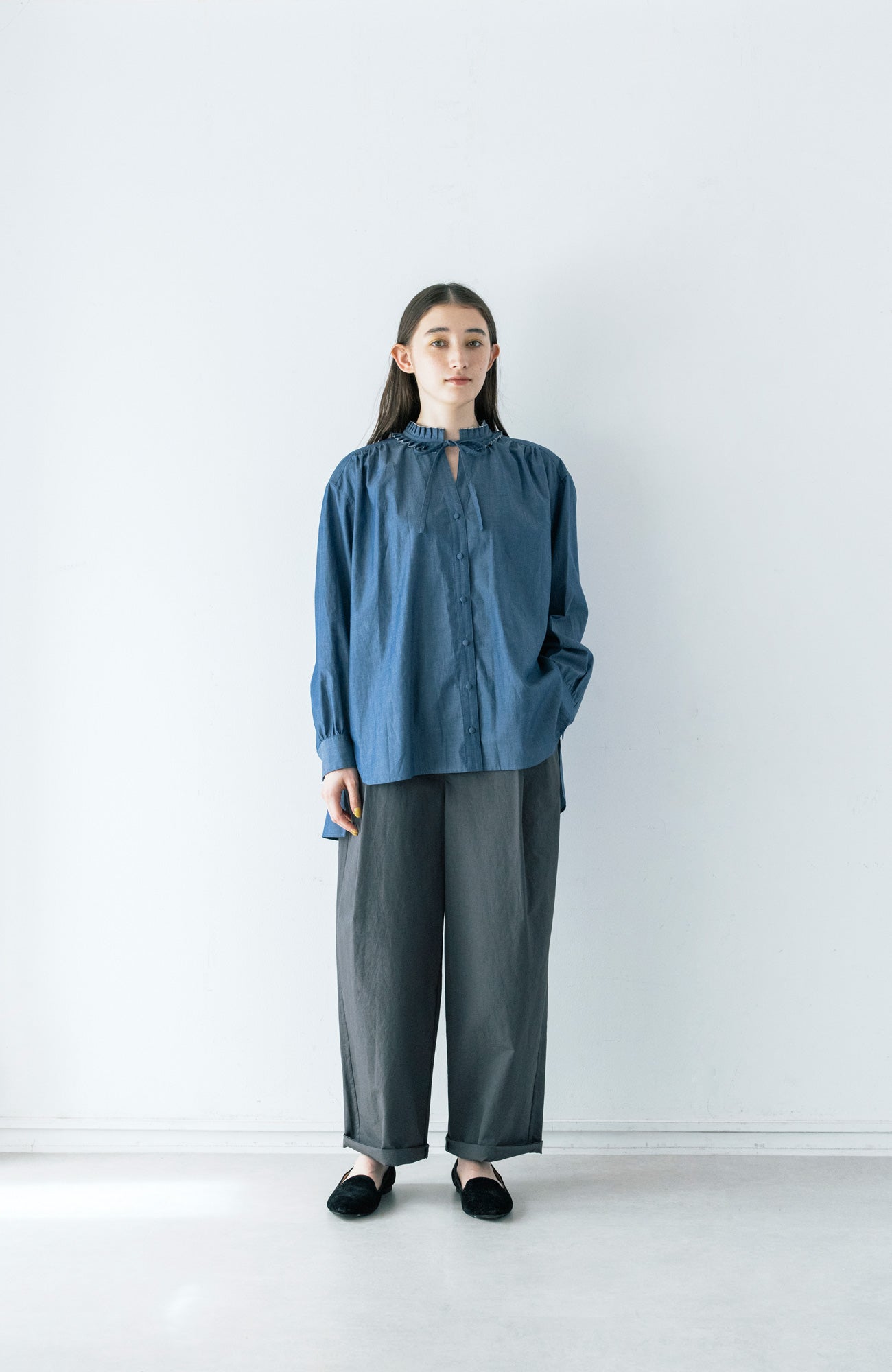 Tuck collar shirt (2025 Spring Collection)
