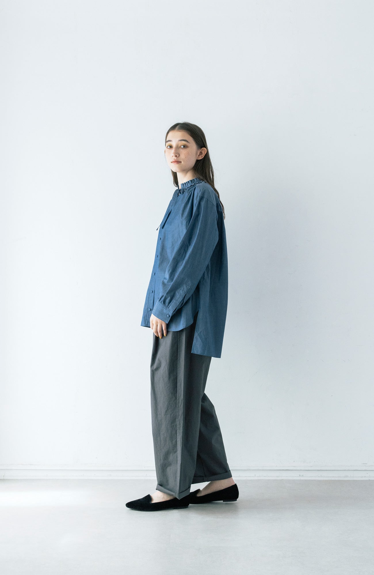 Tuck collar shirt (2025 Spring Collection)