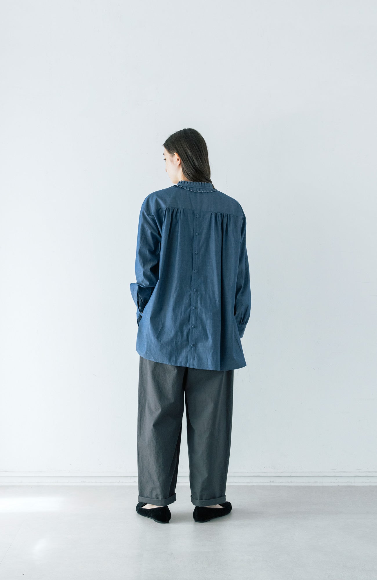 Tuck collar shirt (2025 Spring Collection)