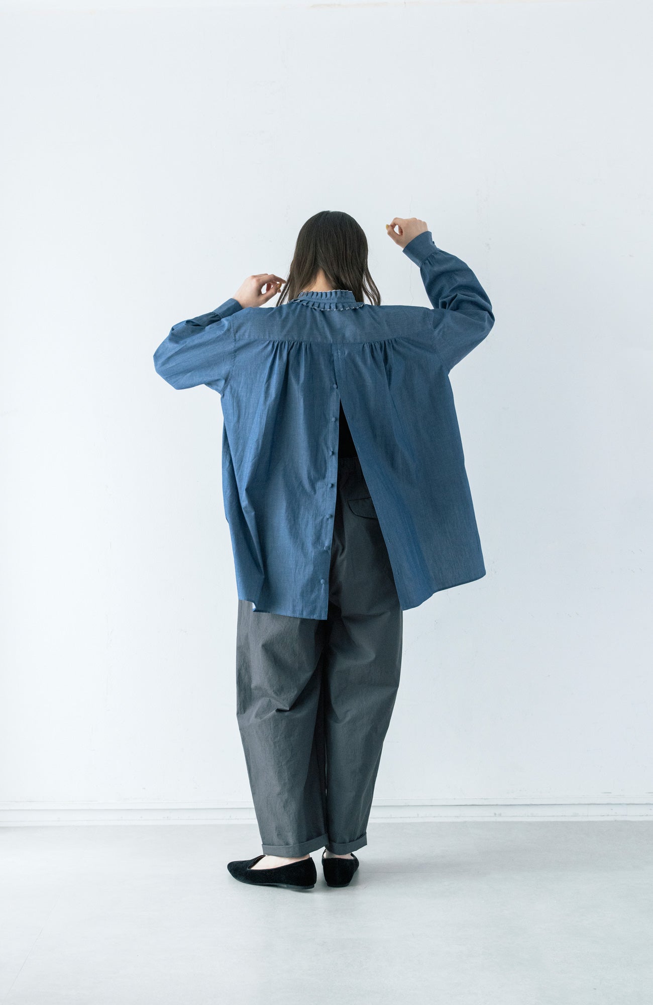 Tuck collar shirt (2025 Spring Collection)