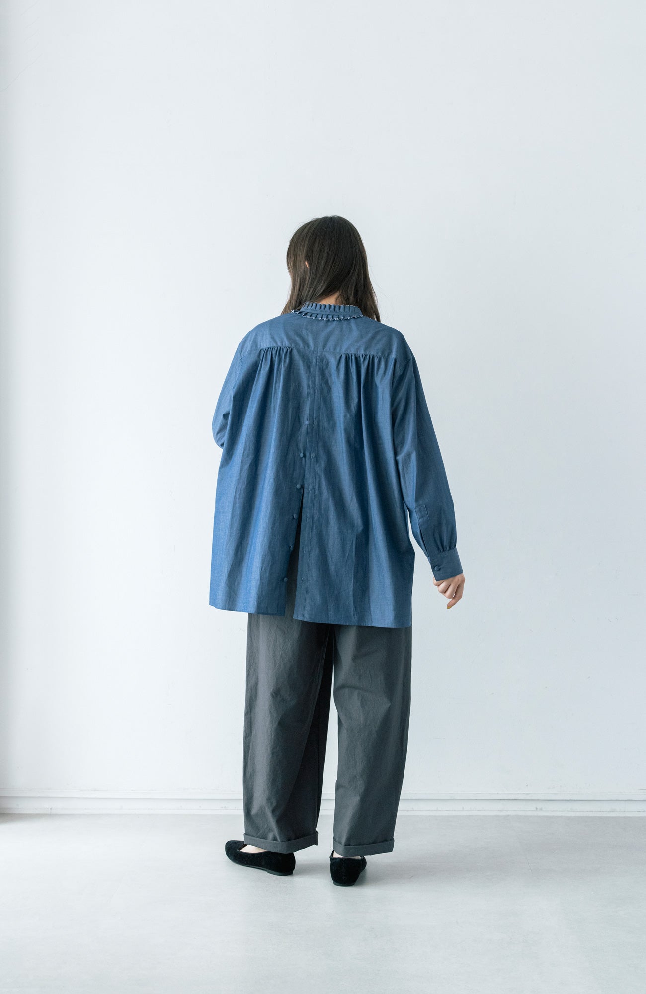Tuck collar shirt (2025 Spring Collection)