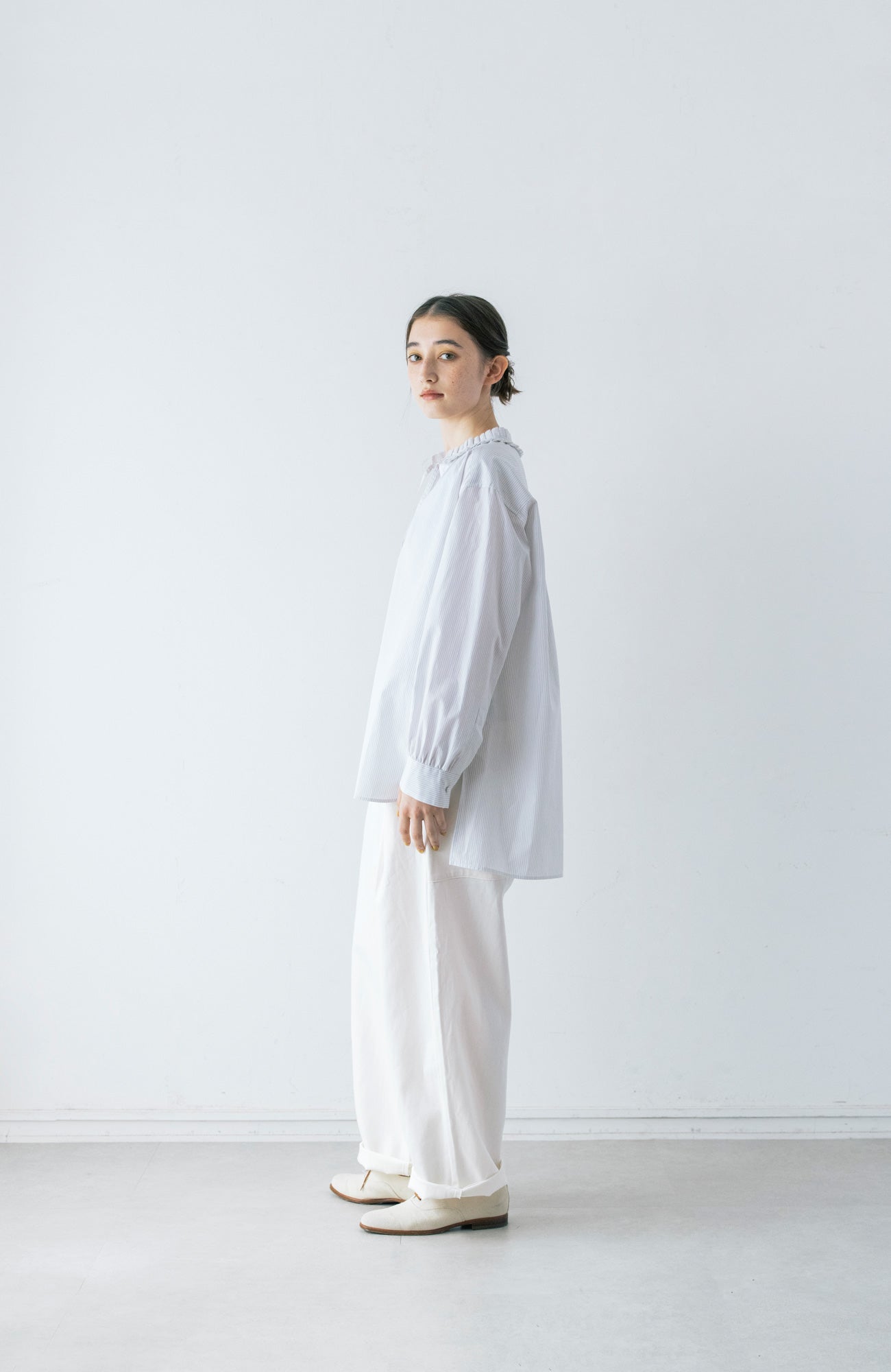 Tuck collar shirt (2025 Spring Collection)