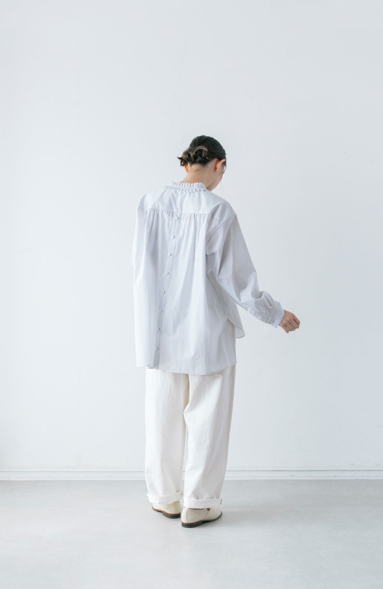 Tuck collar shirt (2025 Spring Collection)