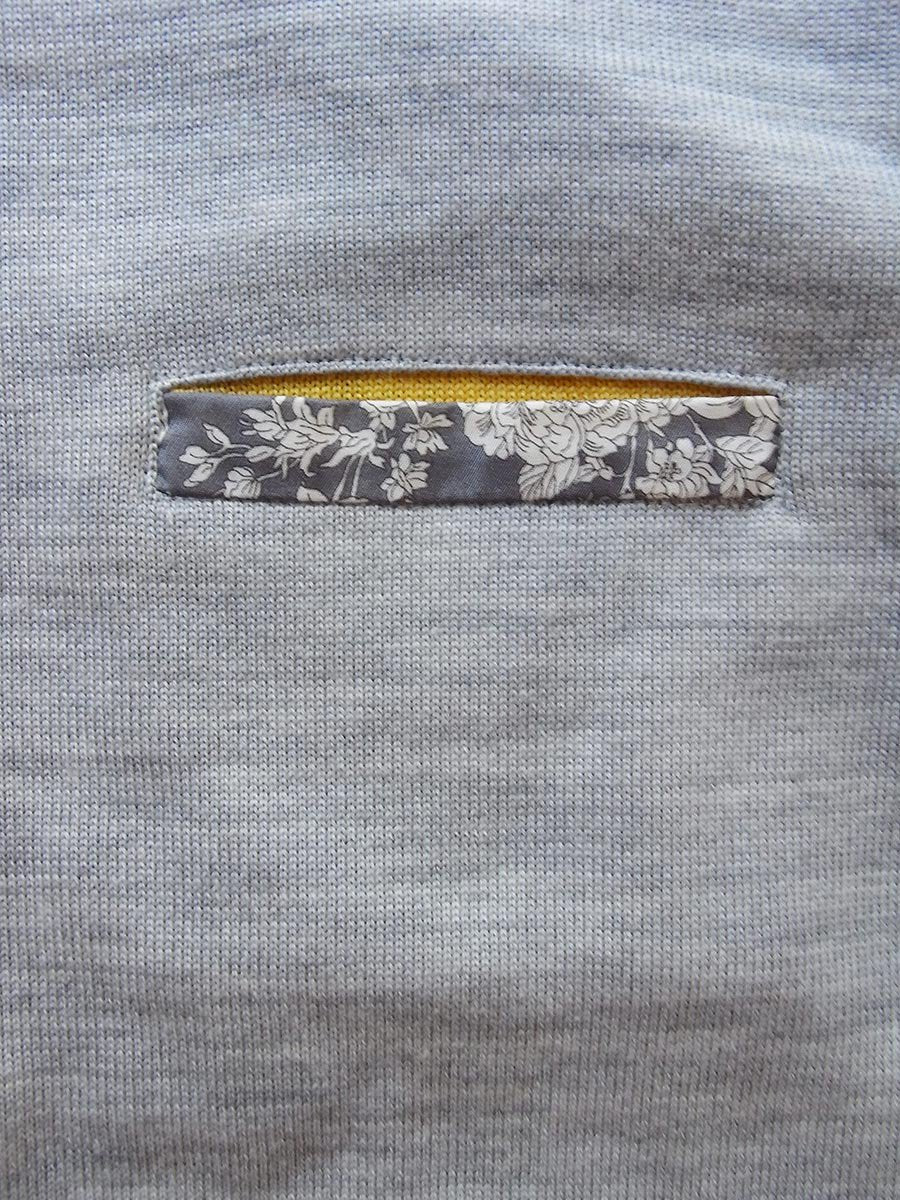 knit×LIBERTY V-neck pullover