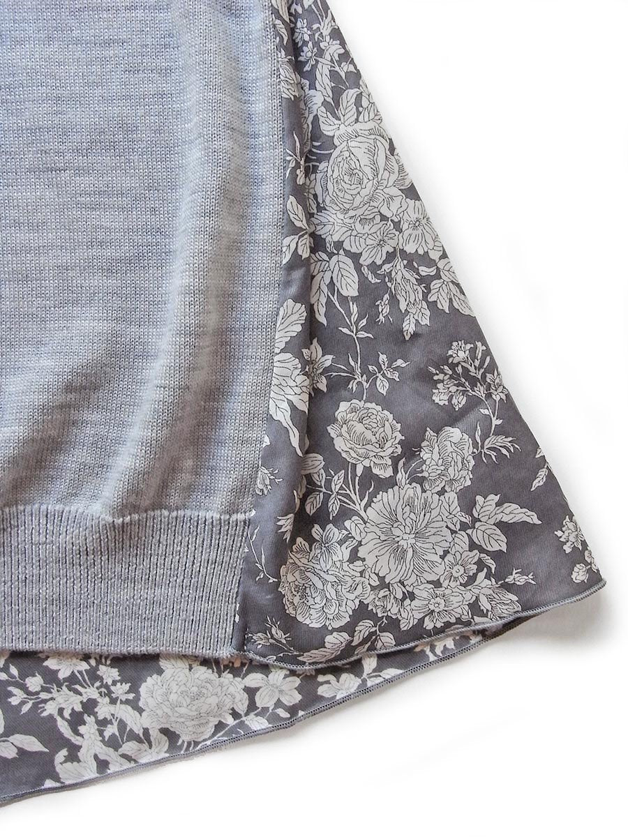 knit×LIBERTY V-neck pullover