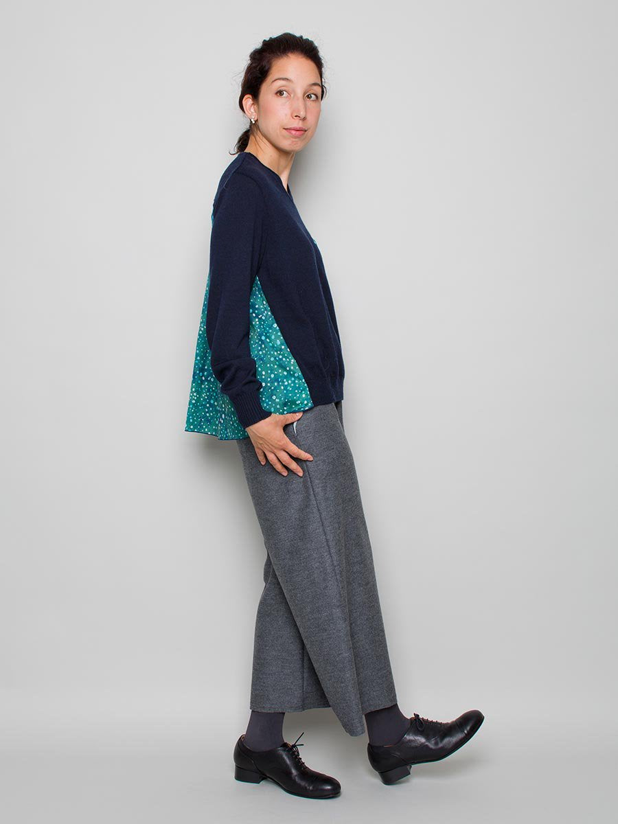 knit×LIBERTY V-neck pullover