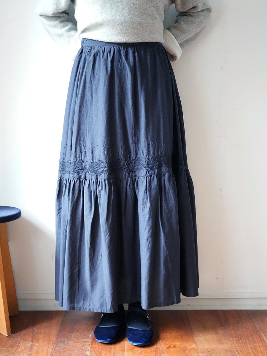 Embroidered tiered skirt
