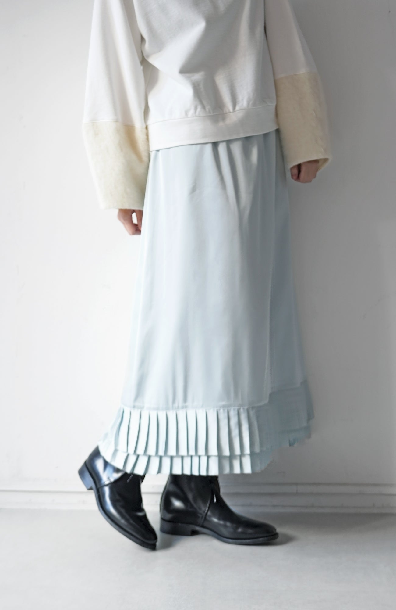 Hem Pleated Skirt (2024 Autumn Winter Collection)