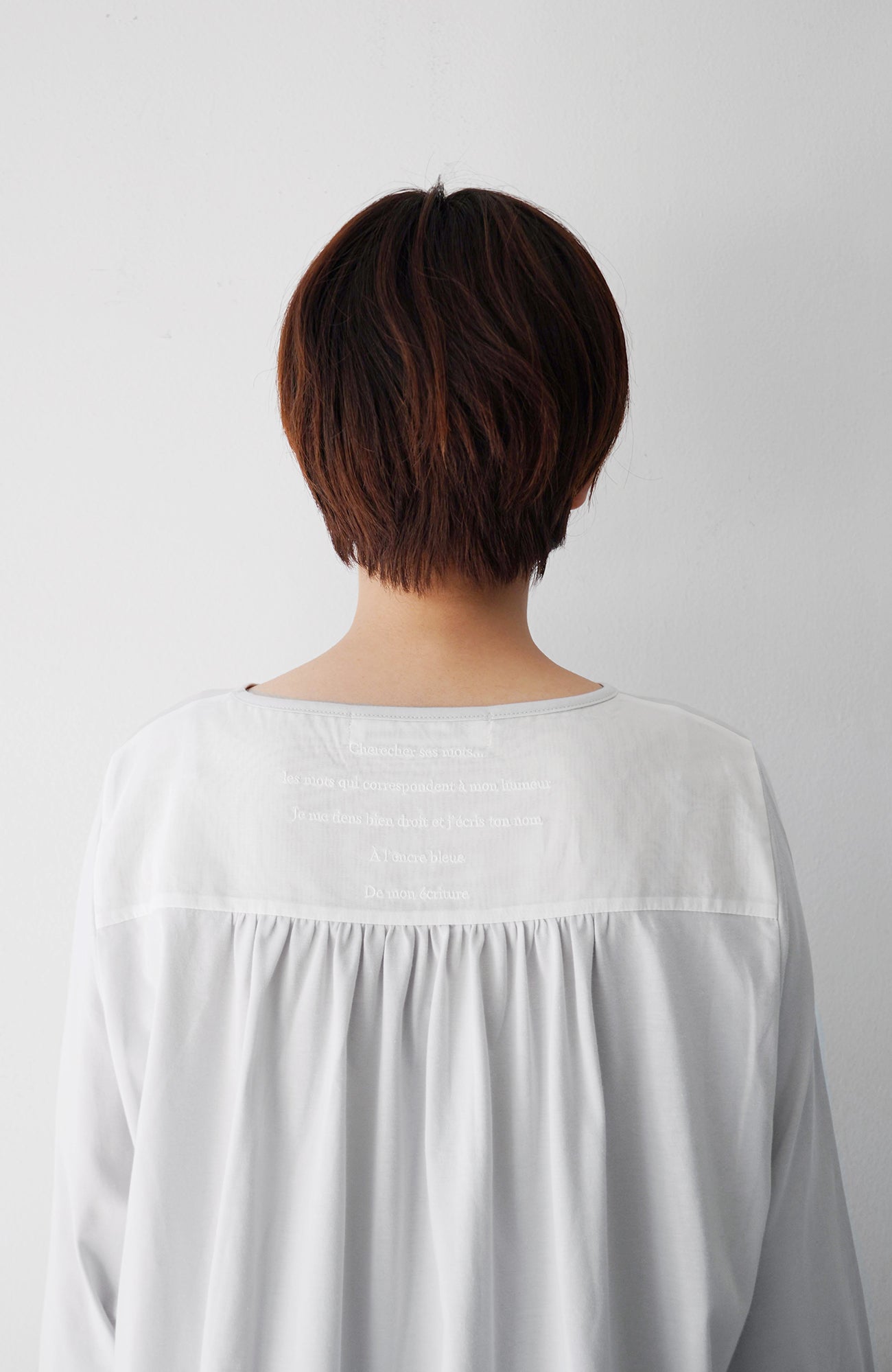 "LETTRE"刺繍ヨークプルオーバー(2023 Autumn Winter Collection)