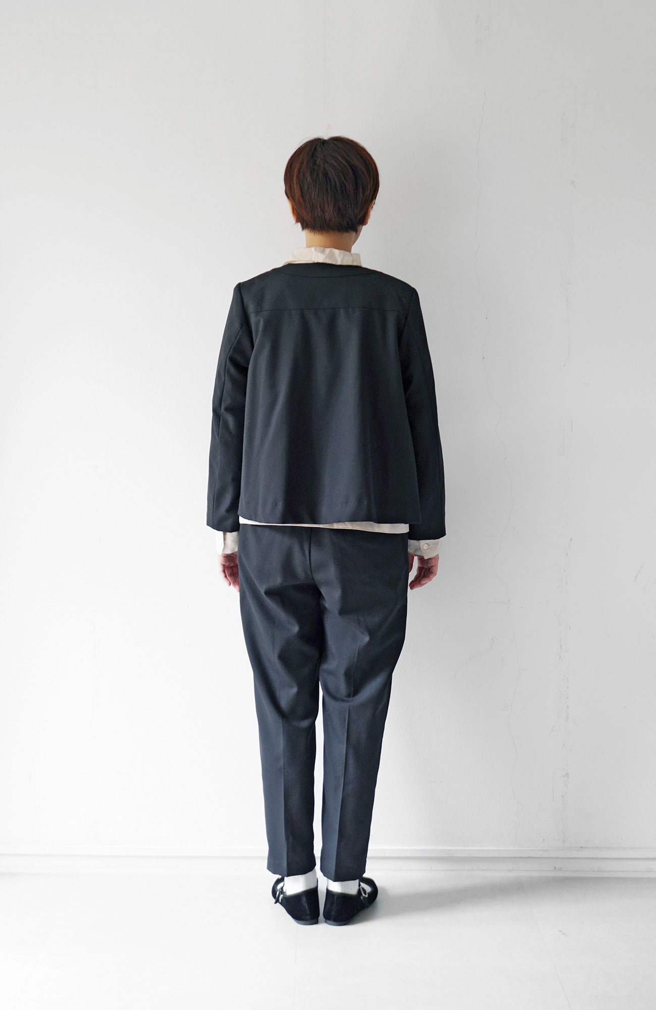 Back flare jacket (2024 Pre-Spring Collection)