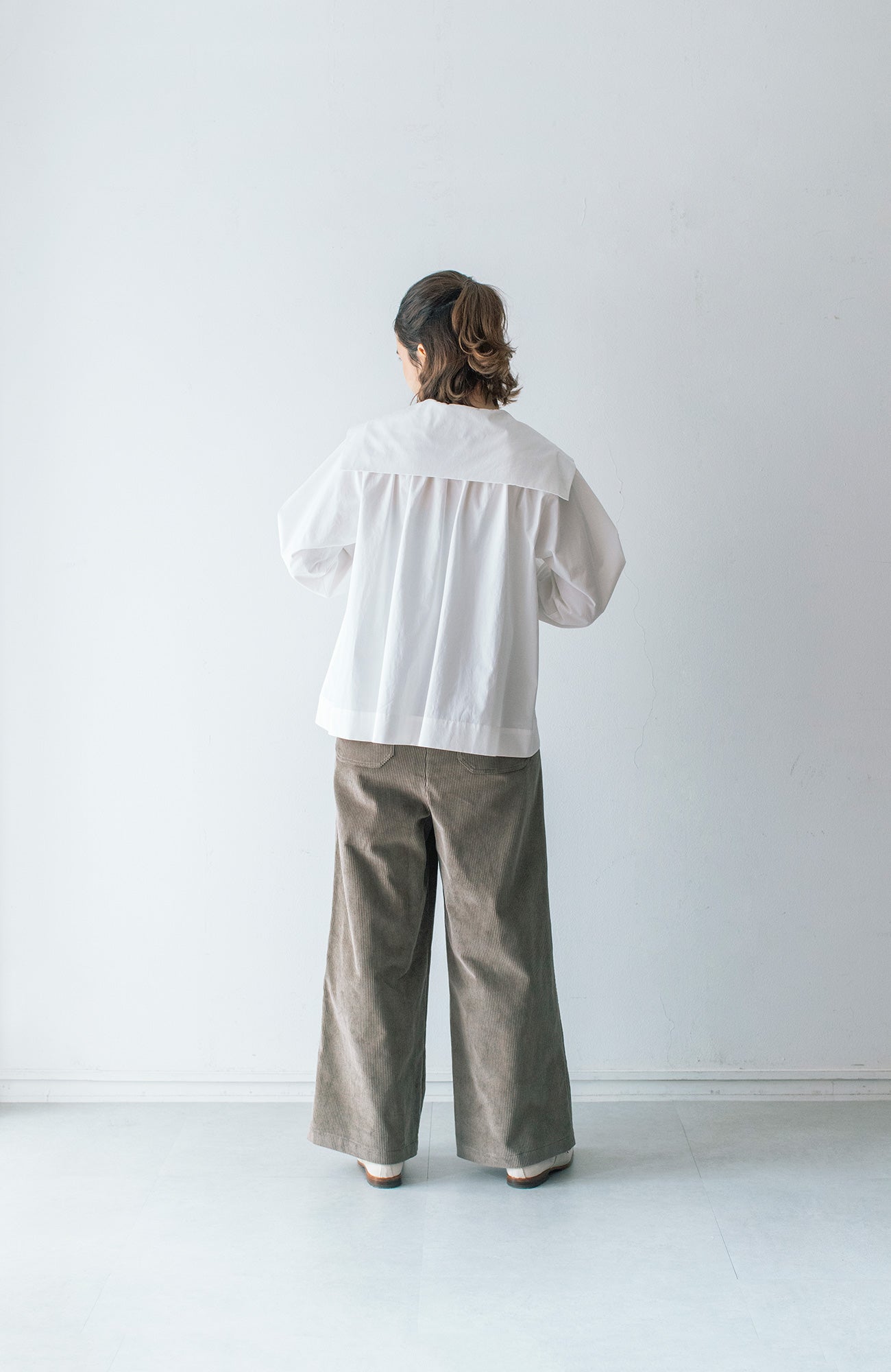 セーラーカラーブラウス(2023 Autumn Winter Collection)
