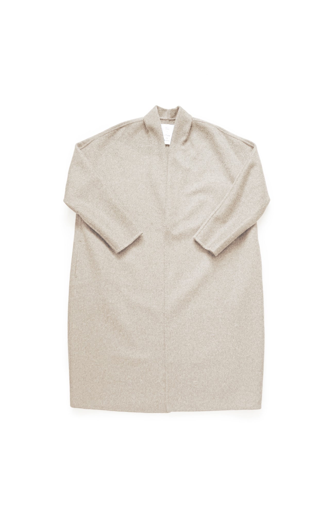 ボタンレスコート