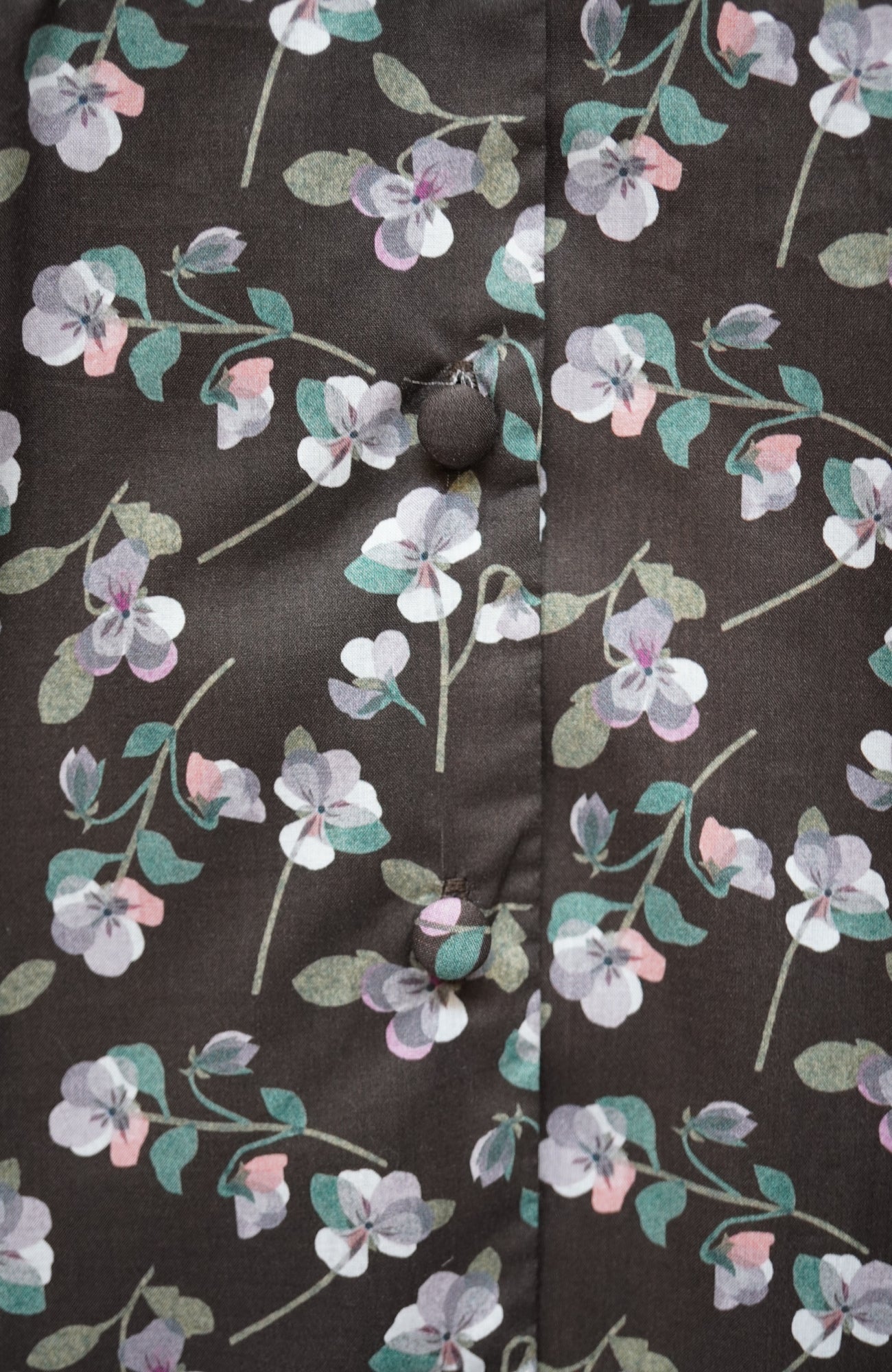 LIBERTY PRINTフラットカラーフリルブラウス(2025-2026 Winter & Pre-spring Collection)